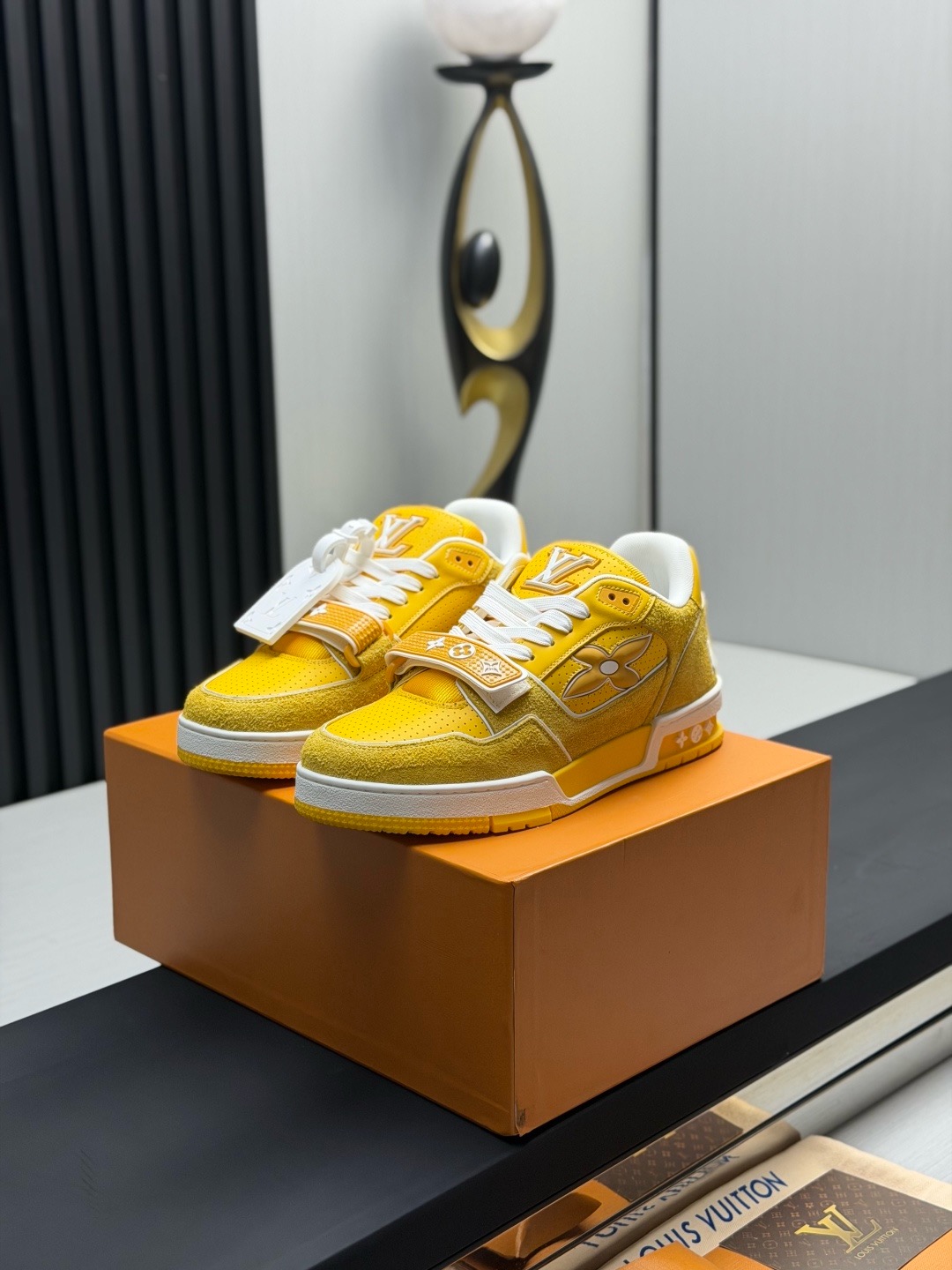 LV