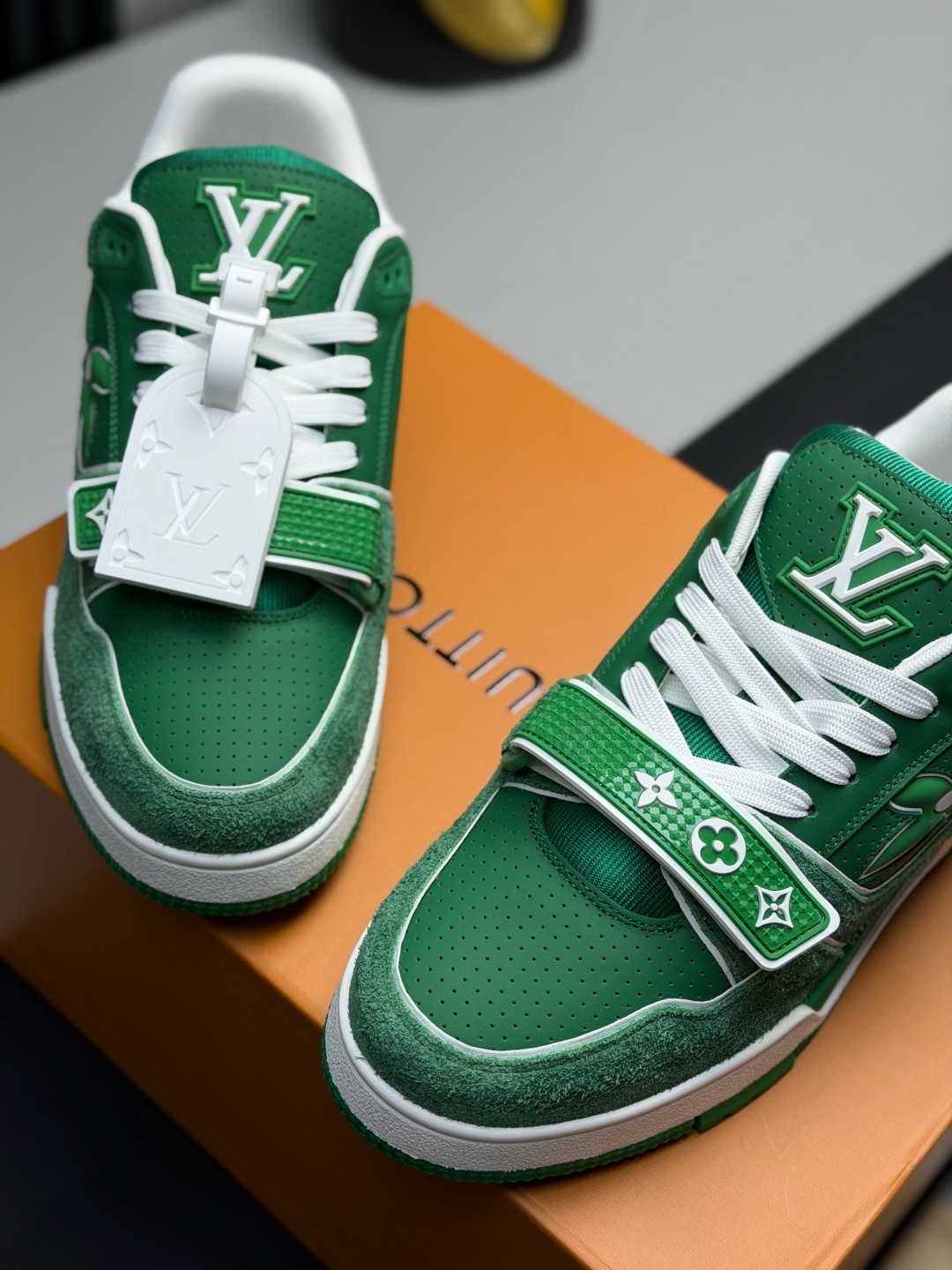 LV