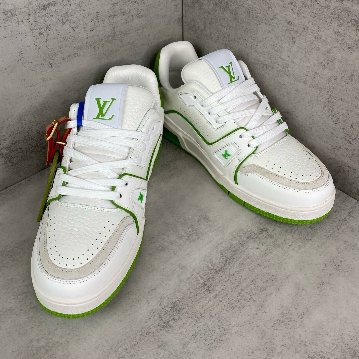 LV