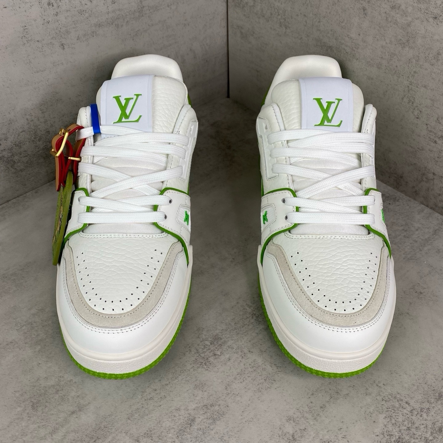 LV