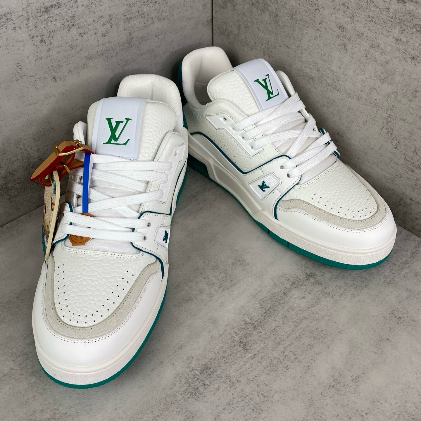 LV