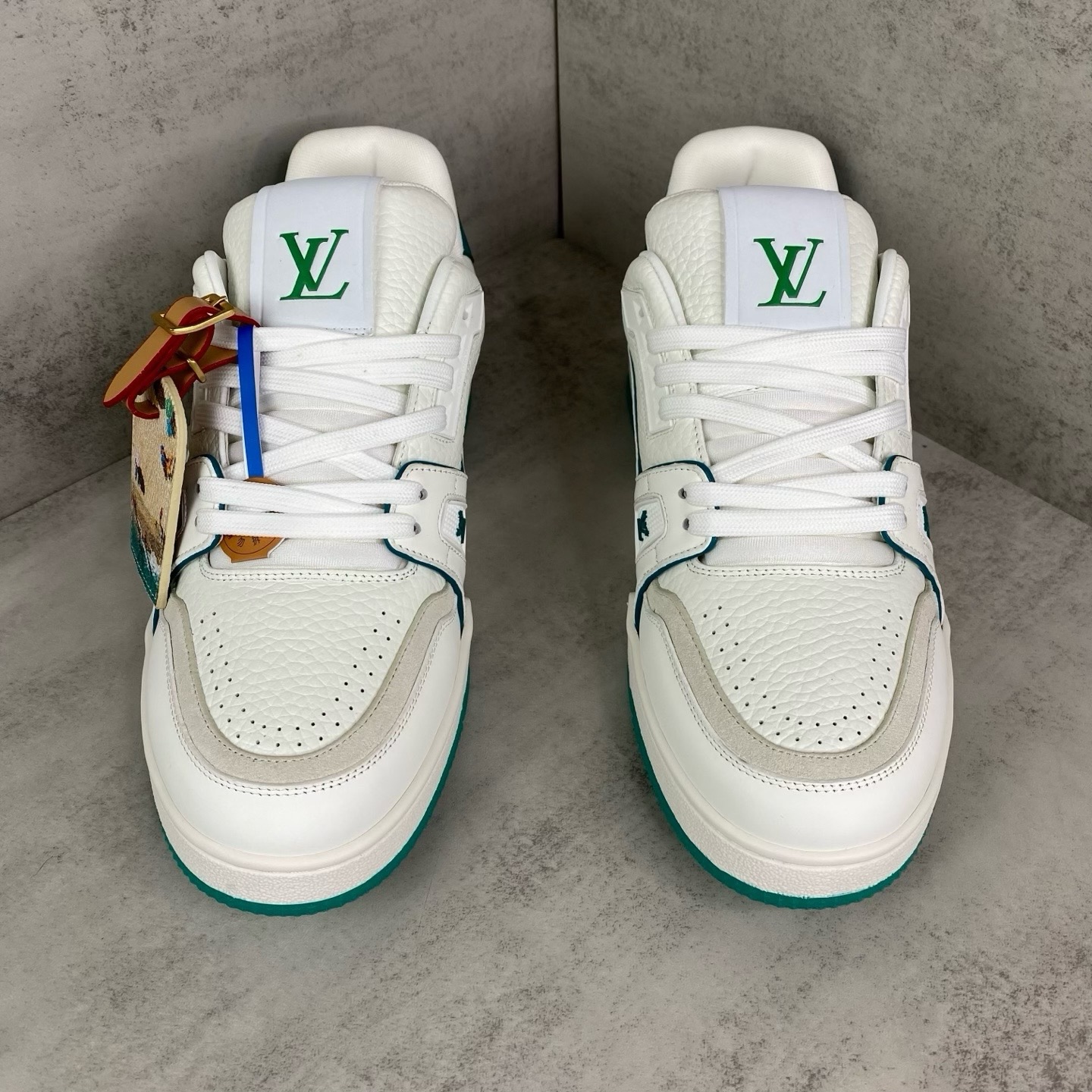 LV