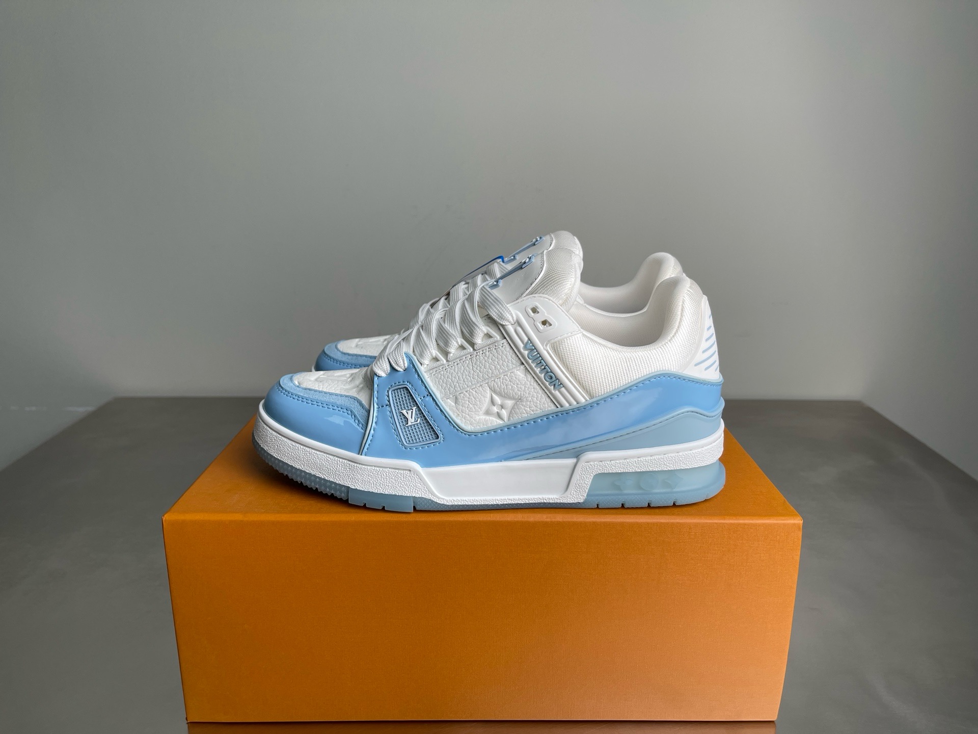 LV