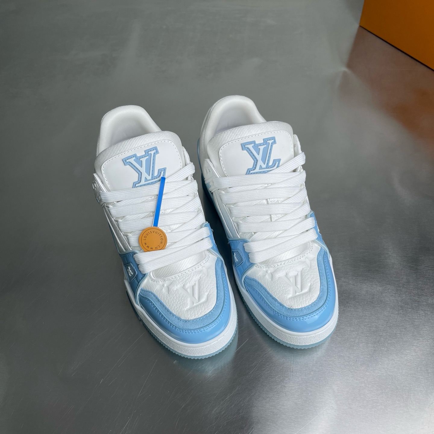 LV
