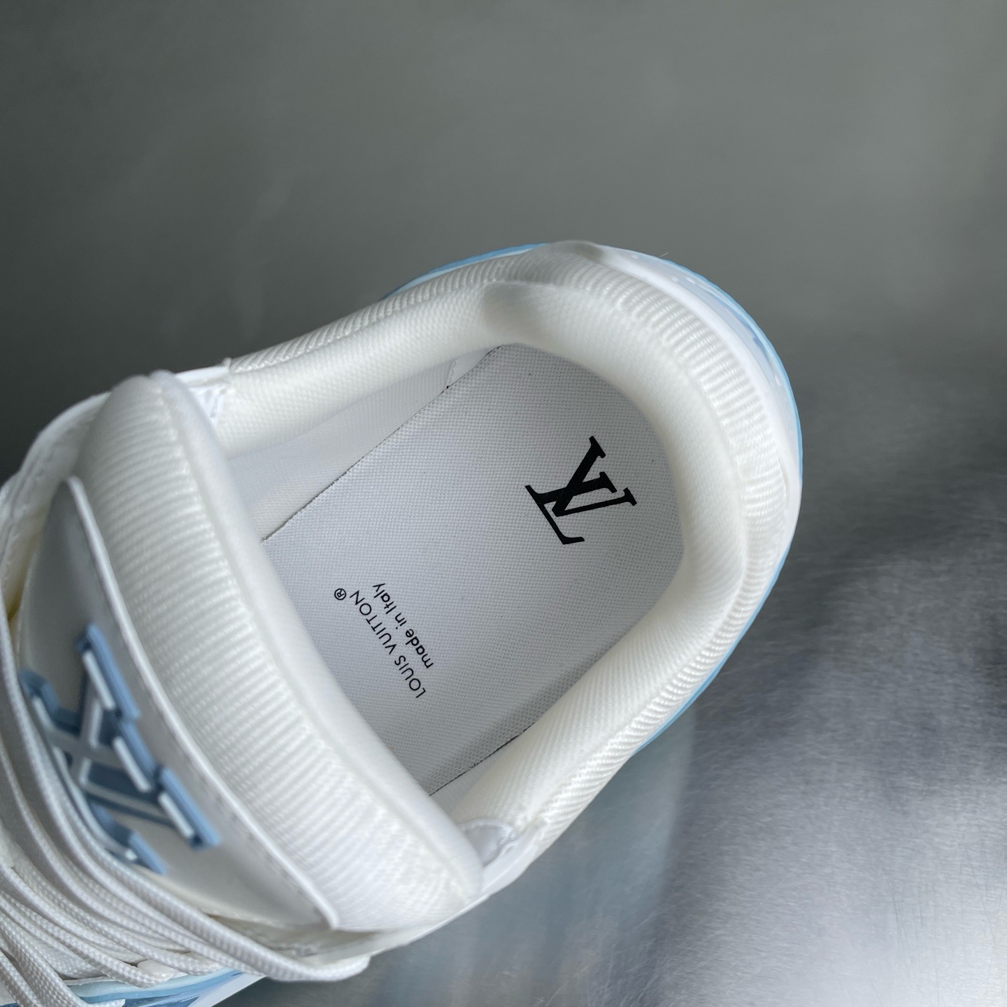LV