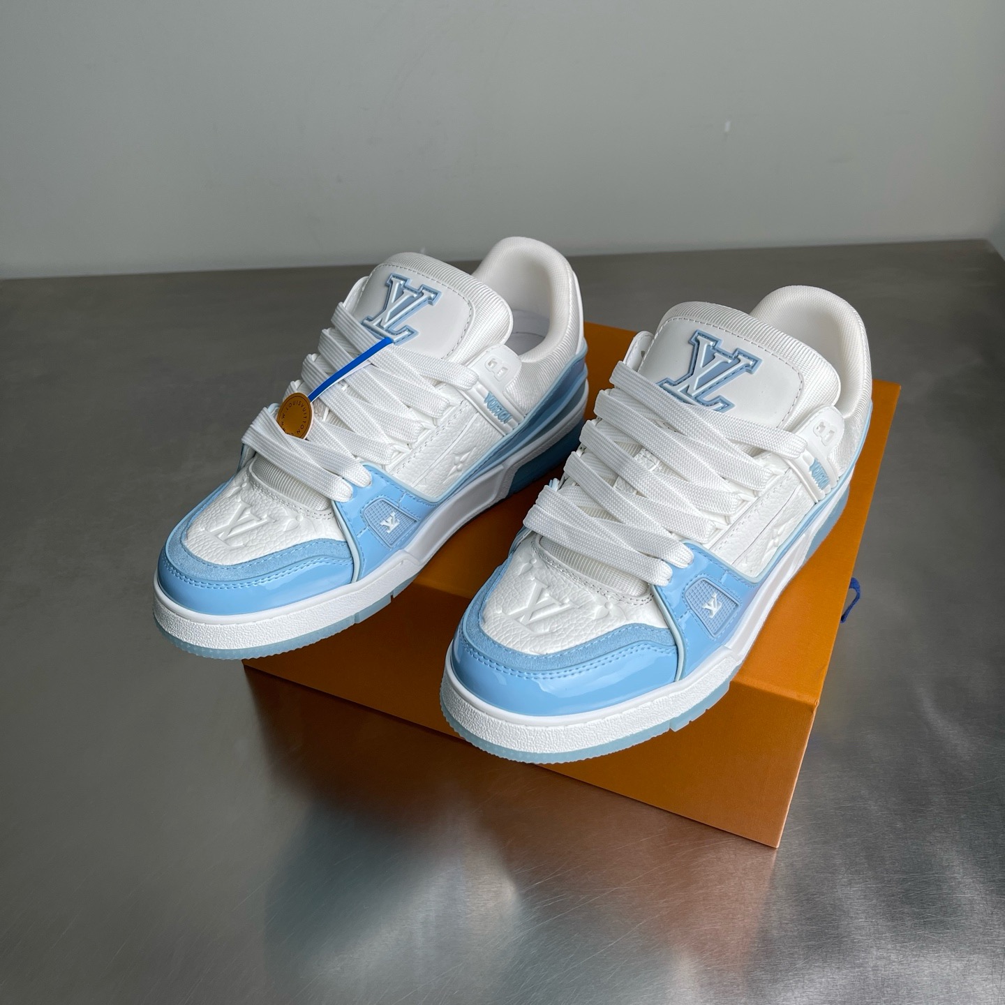 LV