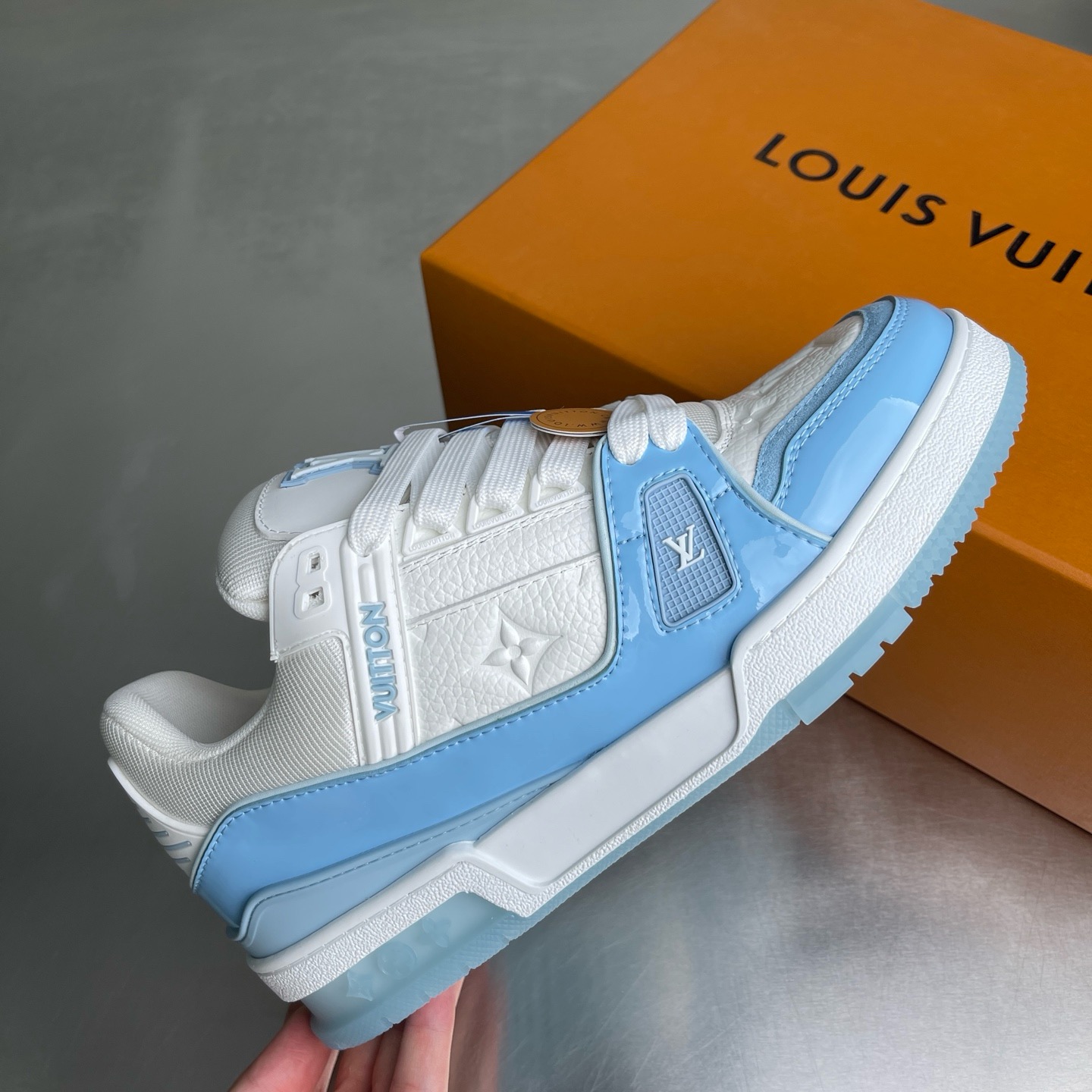 LV