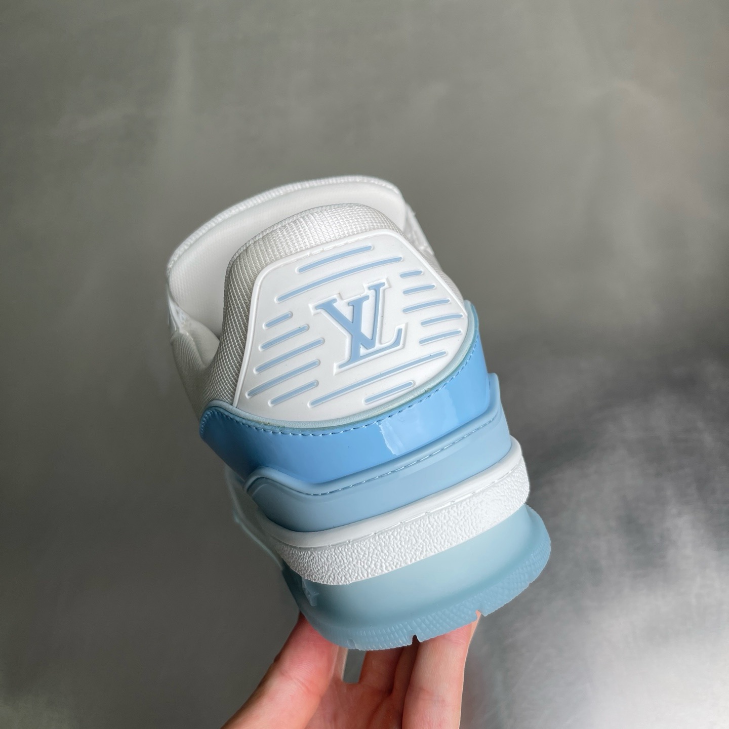 LV