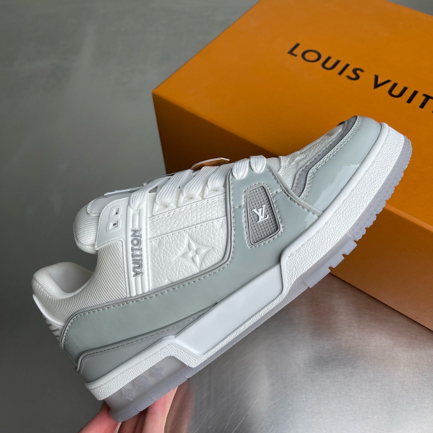 LV