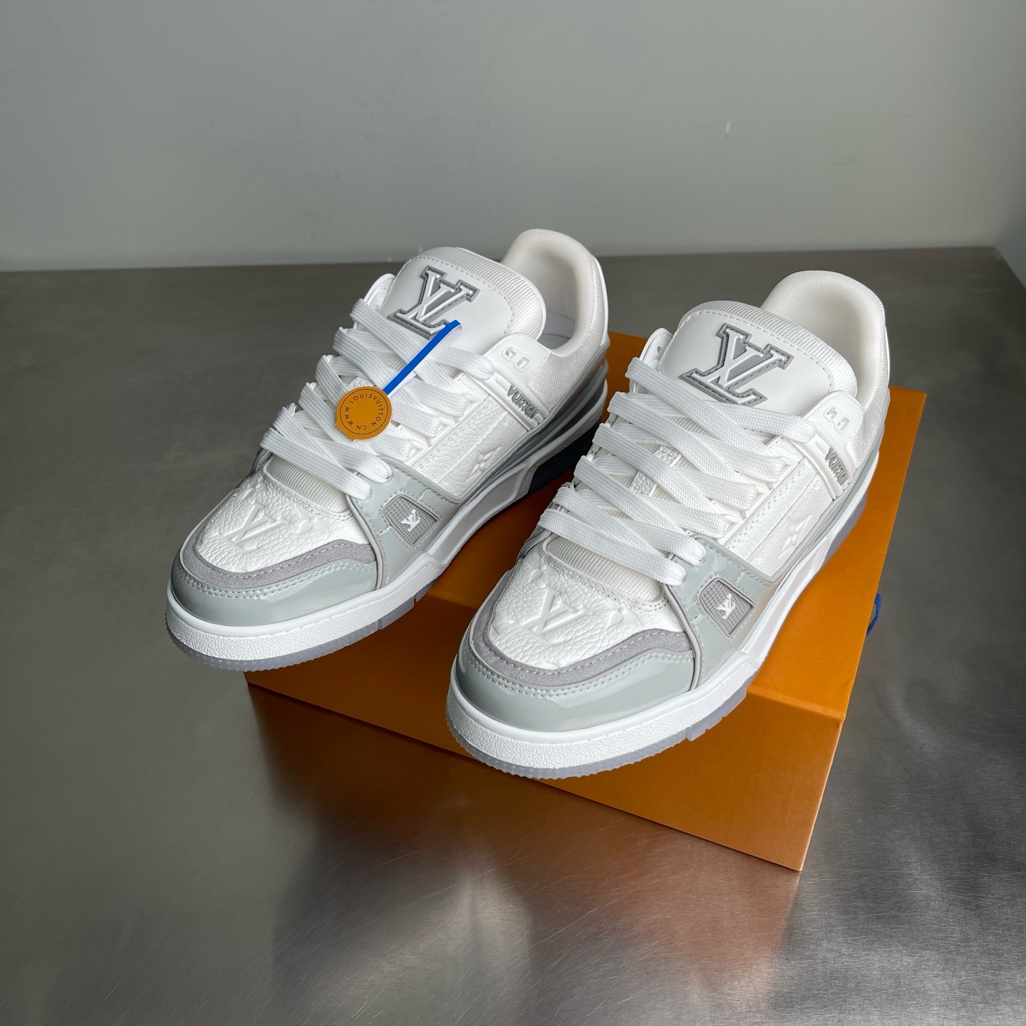 LV