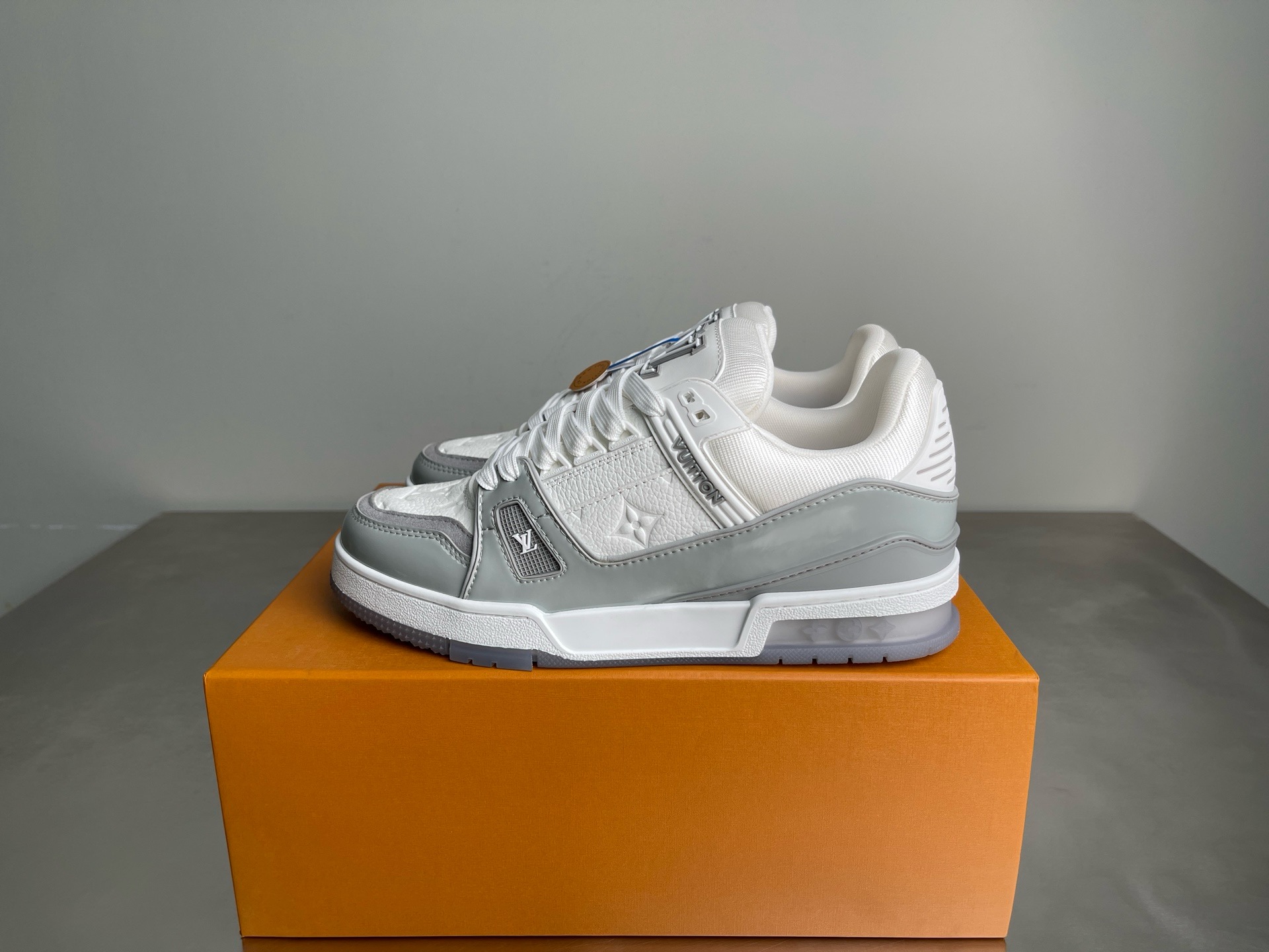 LV