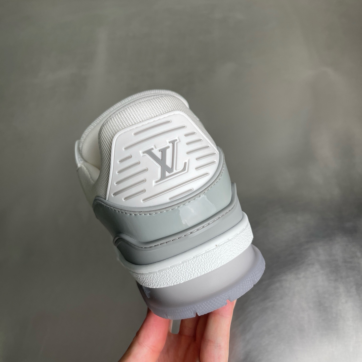 LV