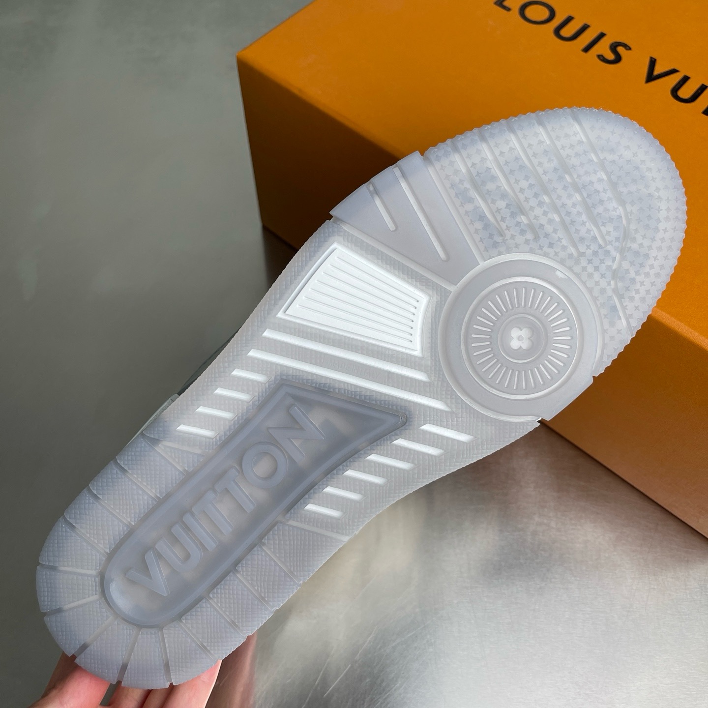 LV