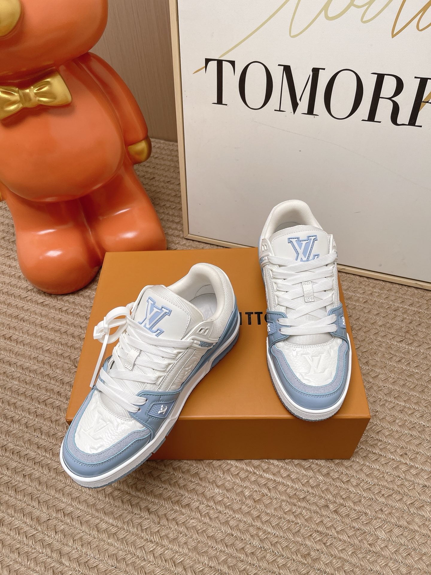 LV