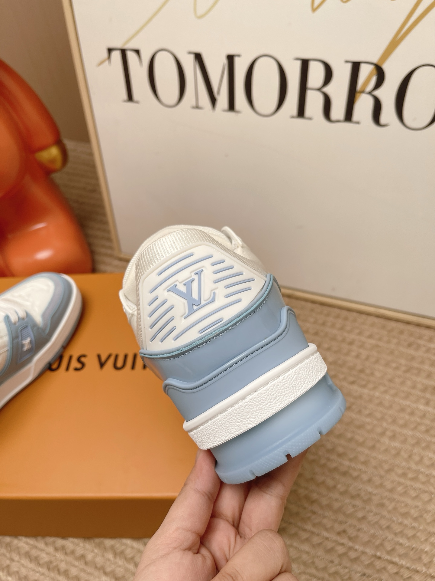 LV
