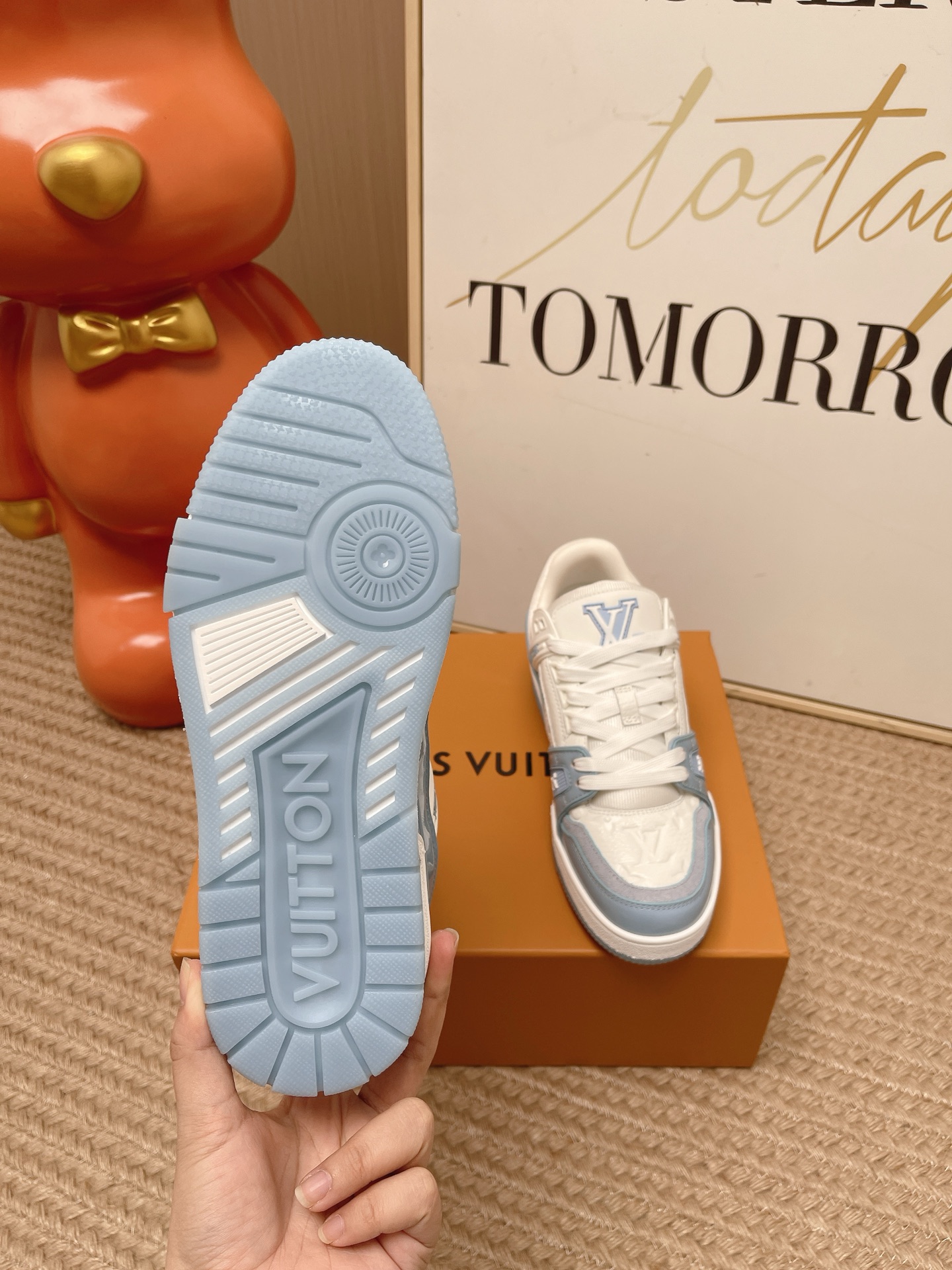 LV