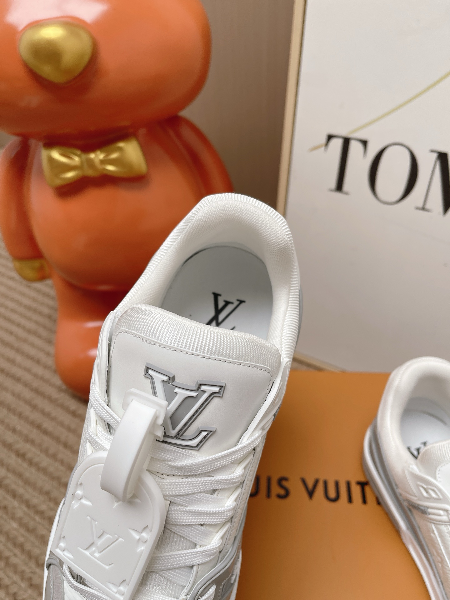 LV