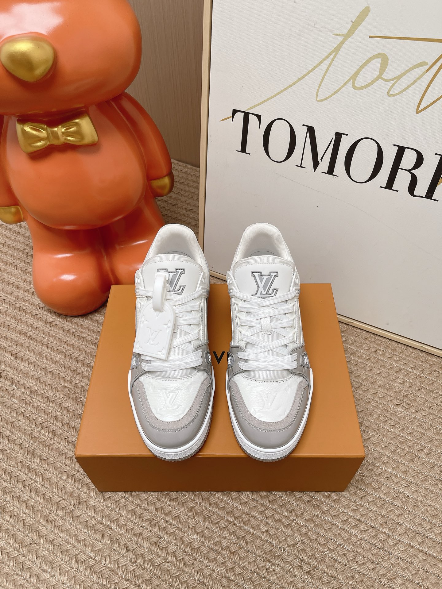 LV