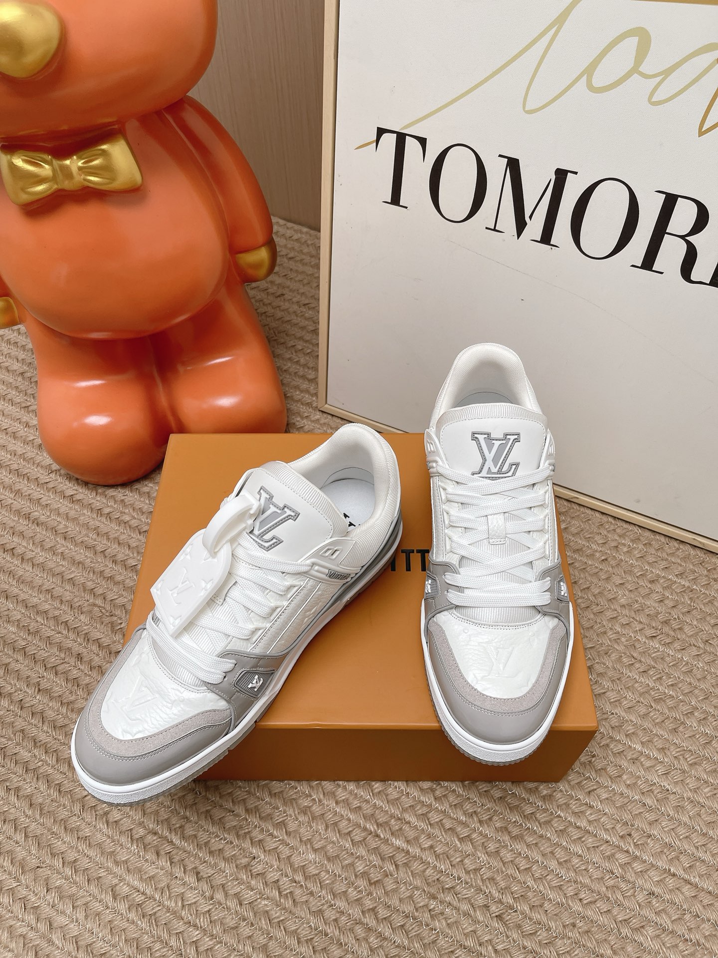 LV