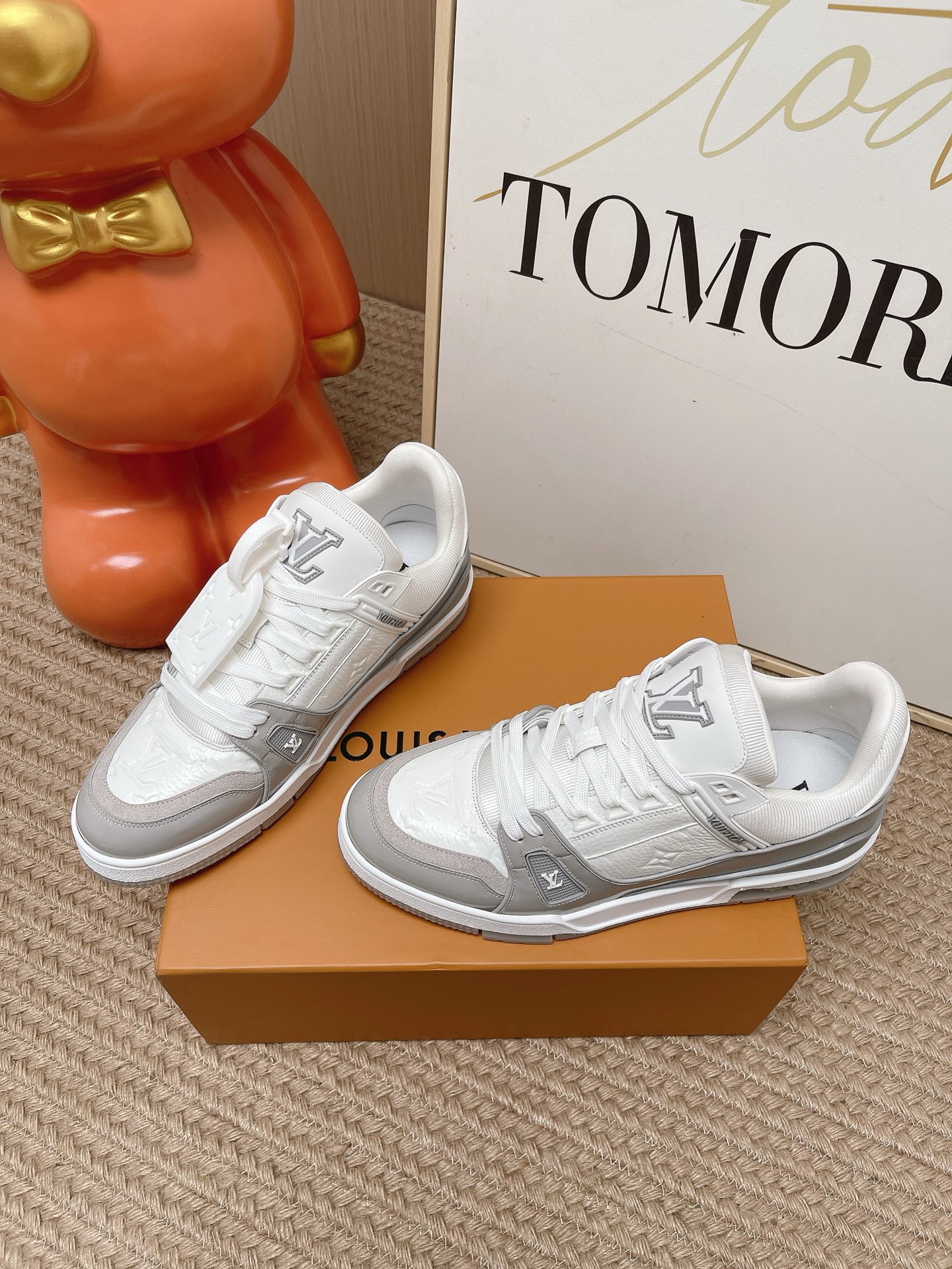 LV