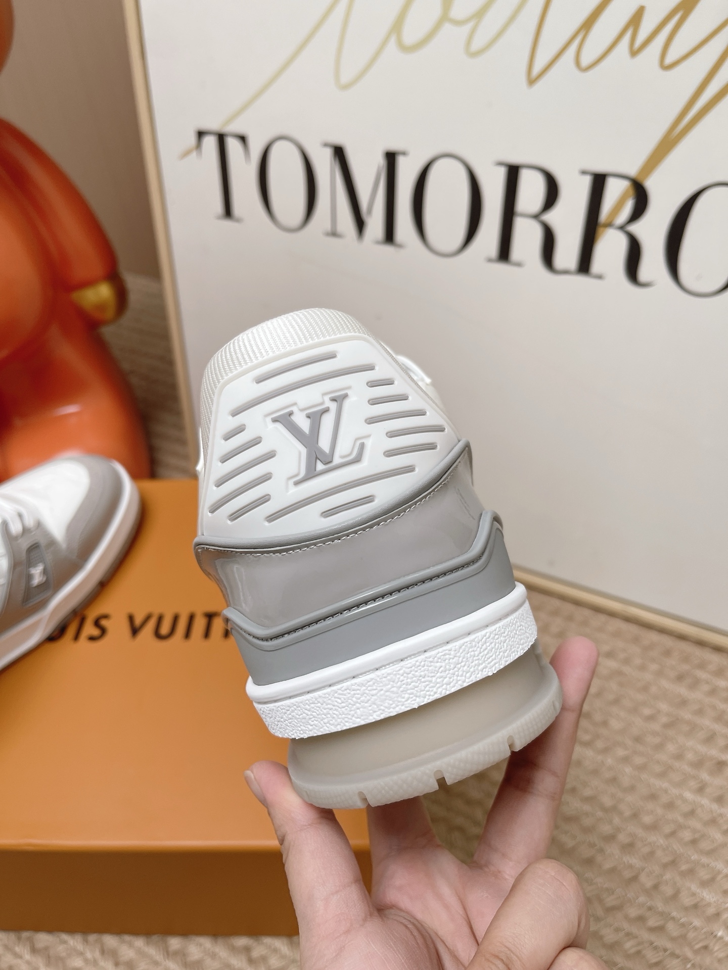 LV