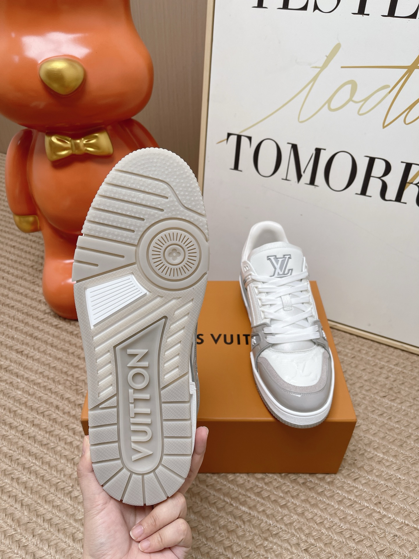 LV