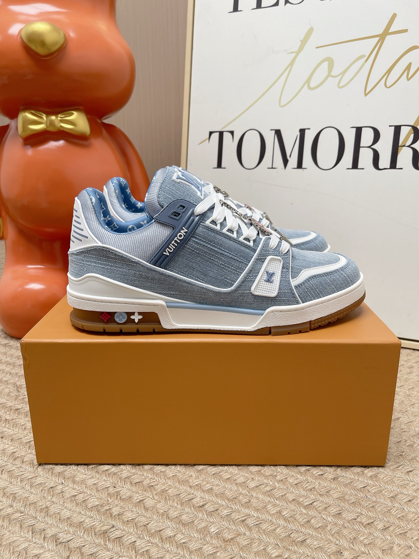 LV