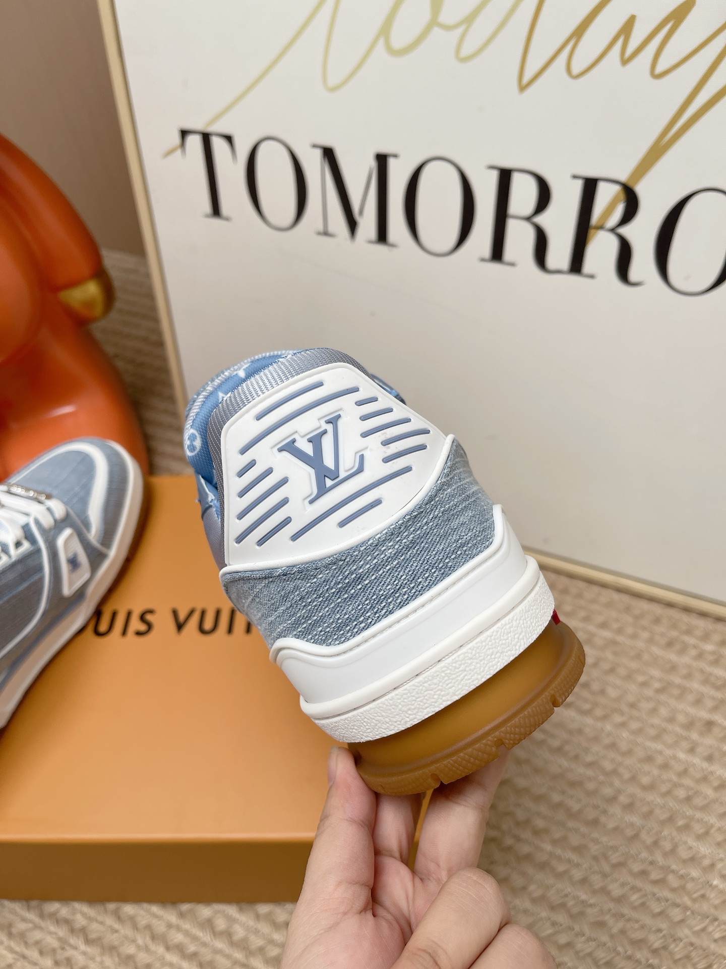 LV
