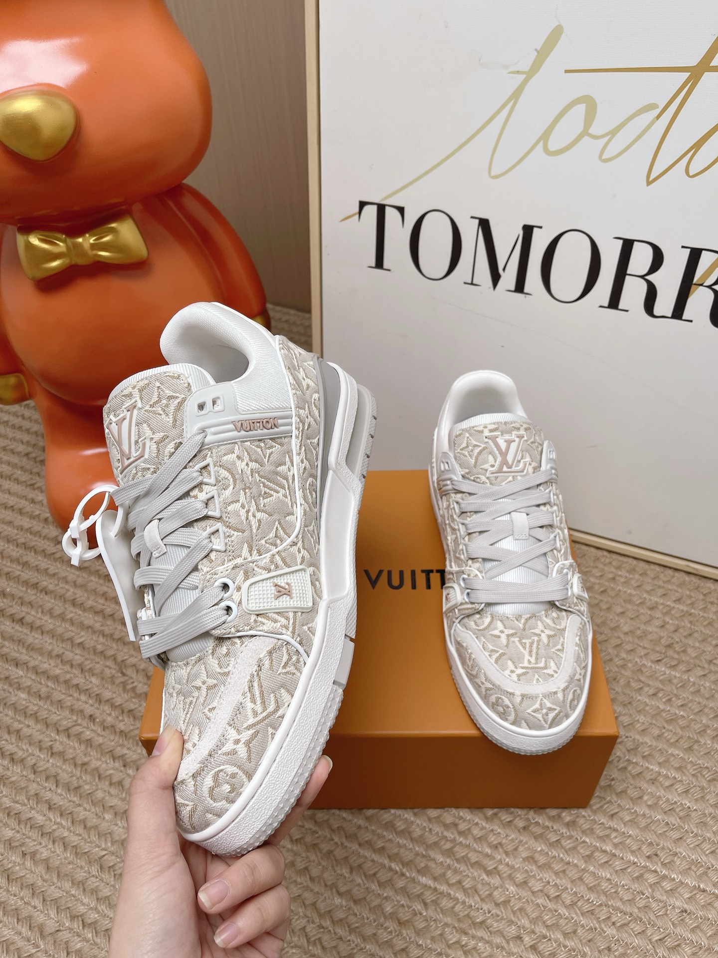 LV