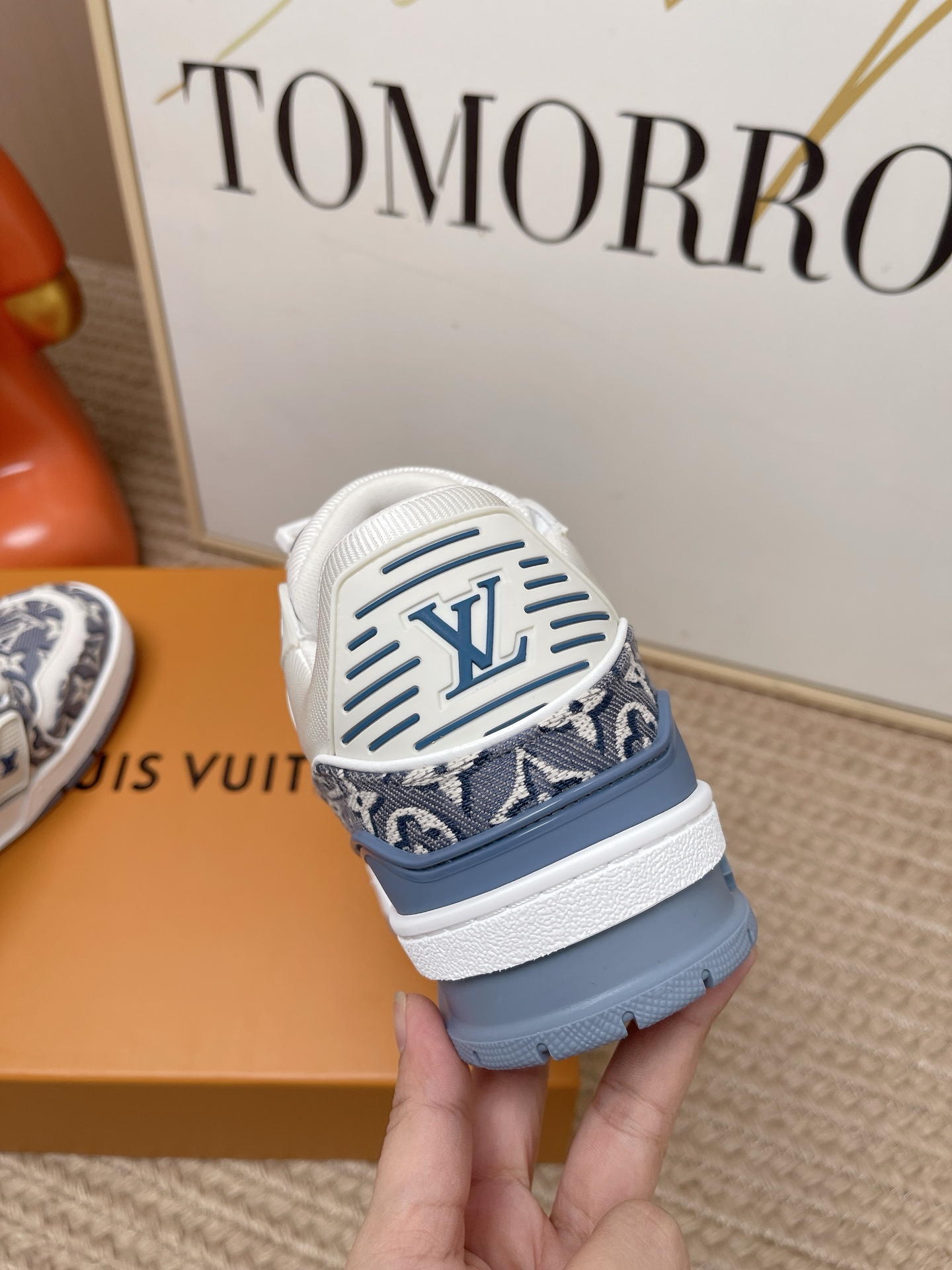LV