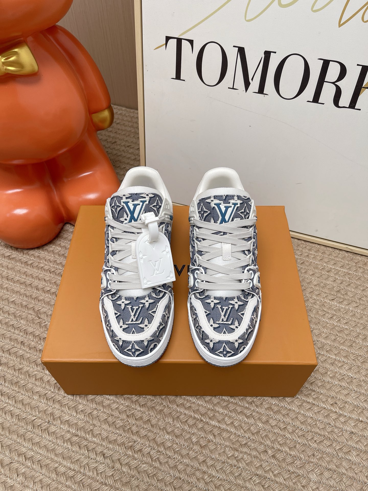 LV