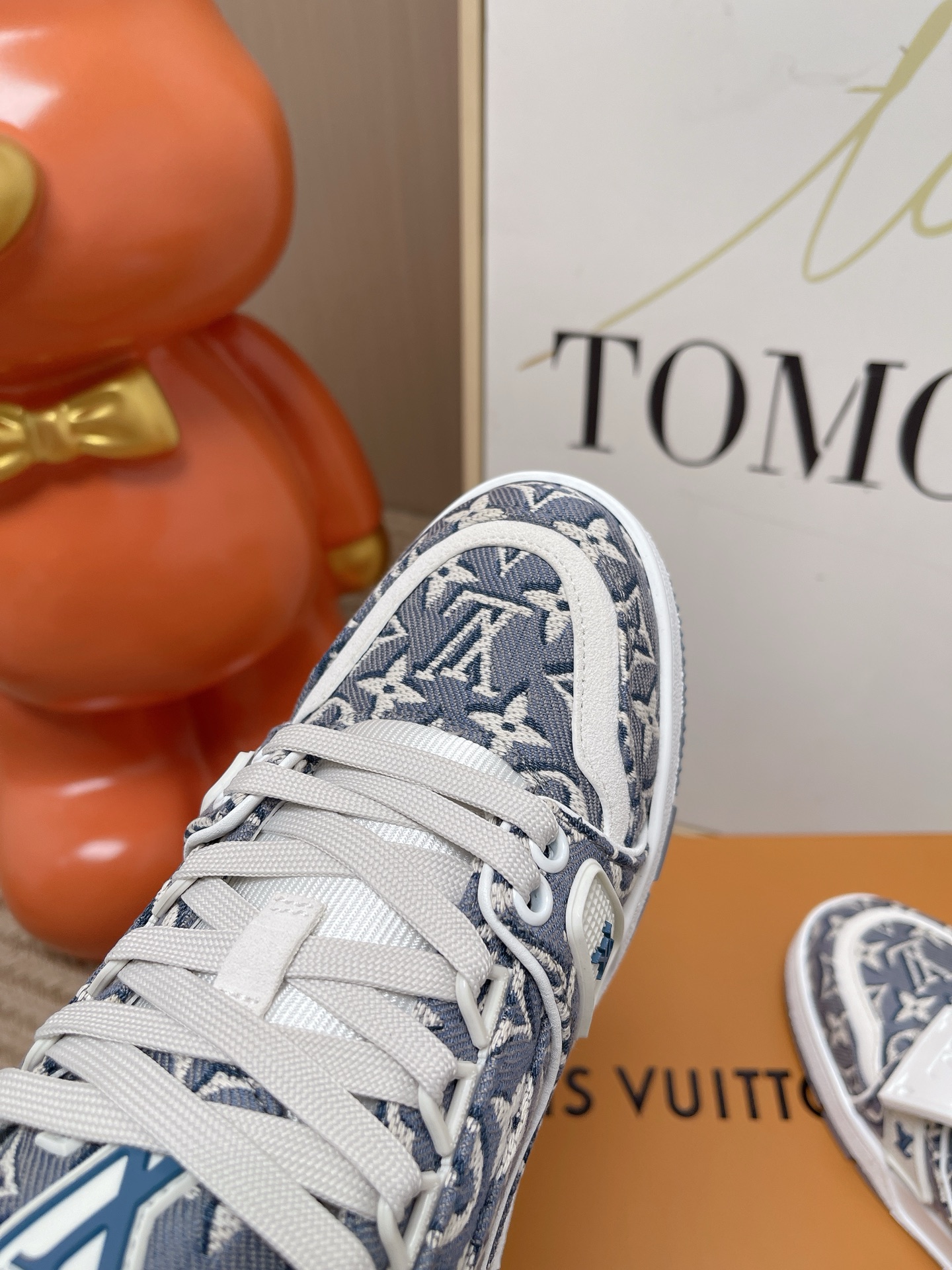 LV