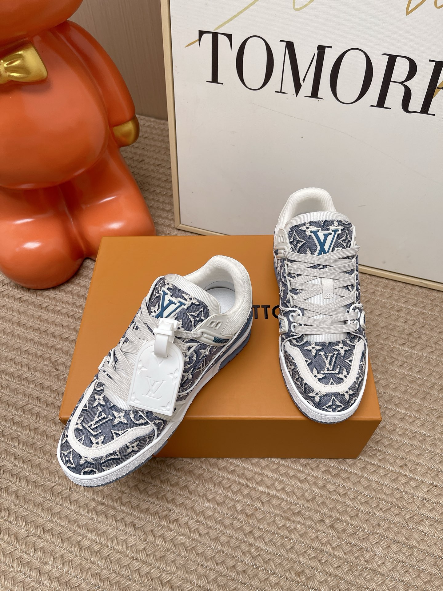 LV