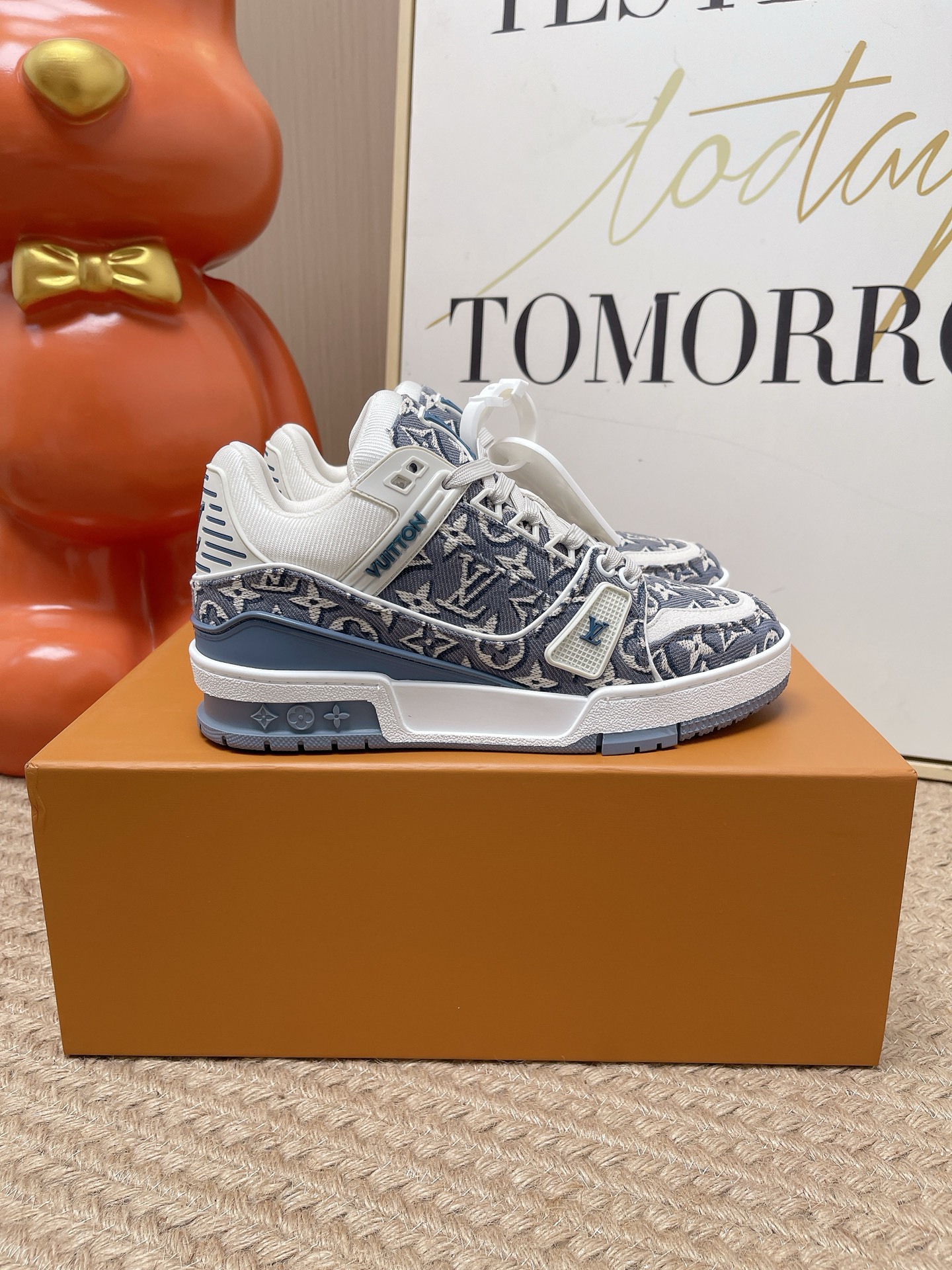 LV