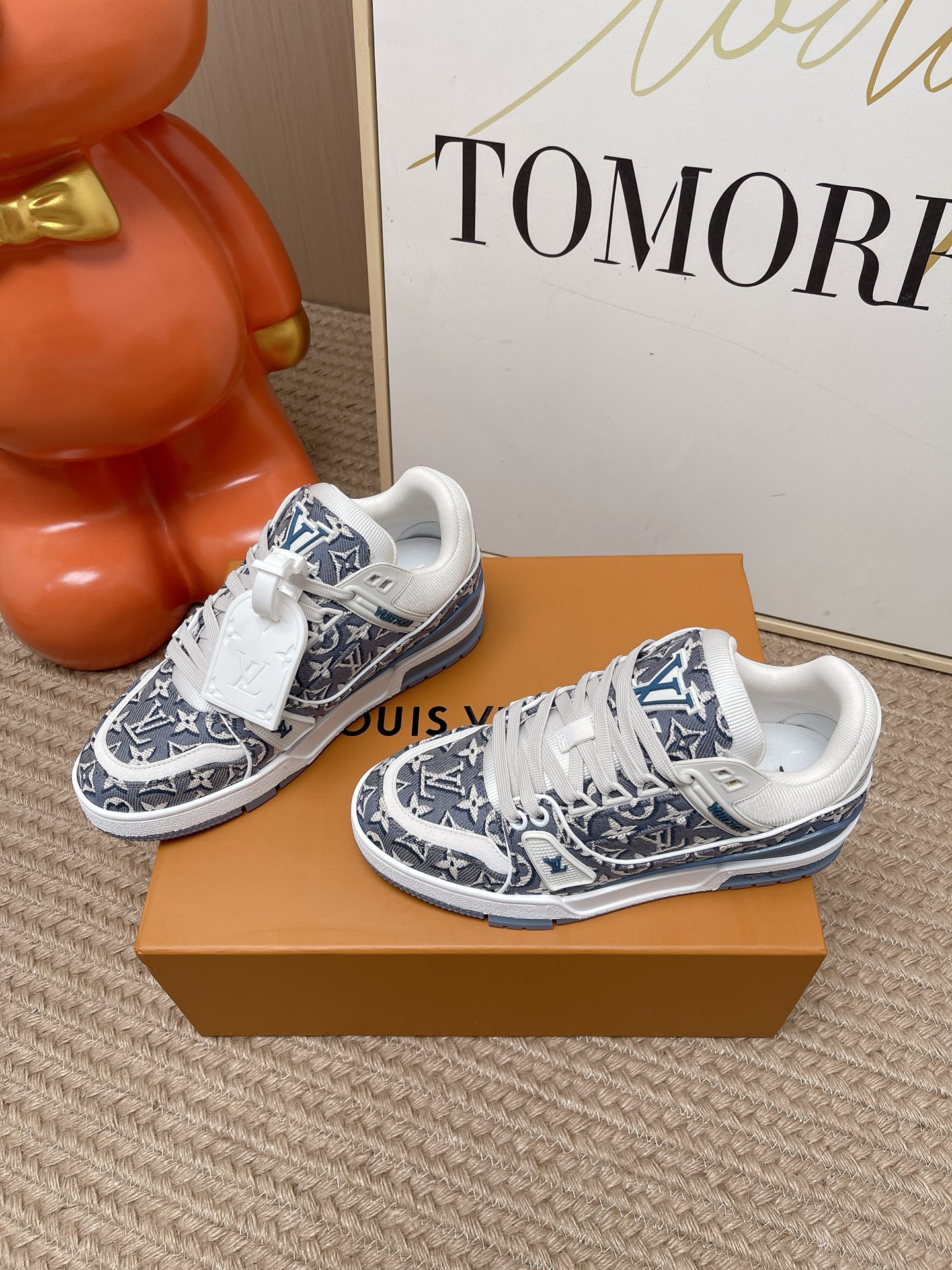 LV