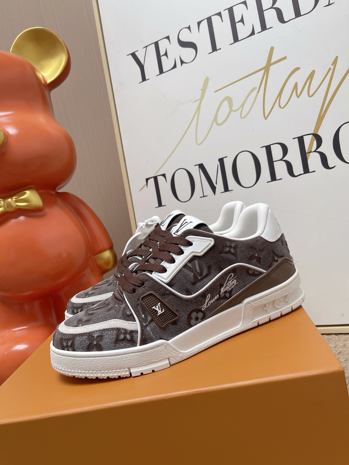 LV