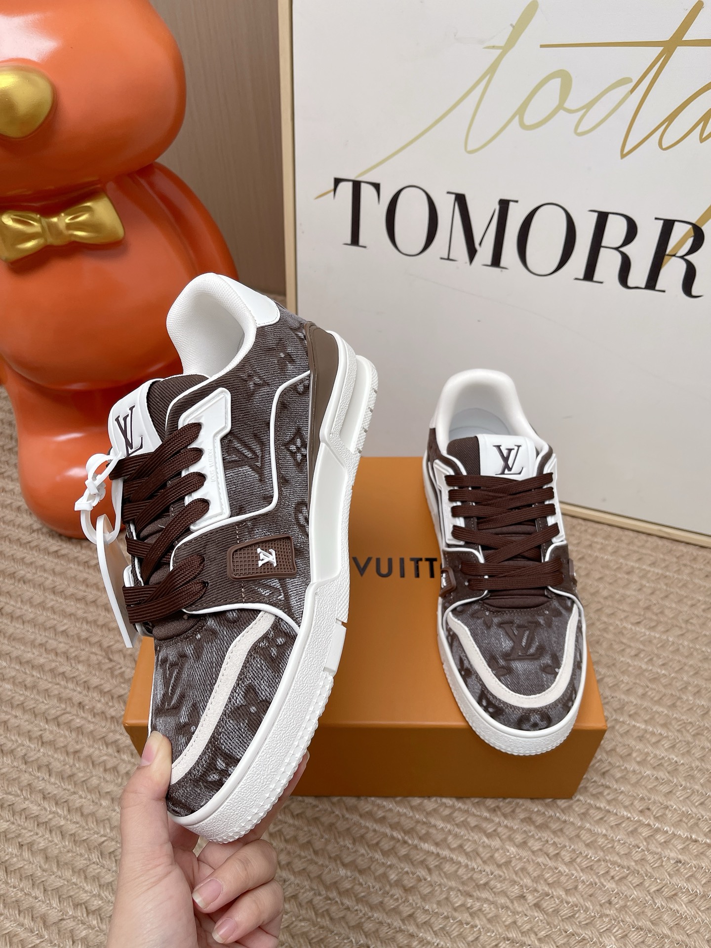 LV