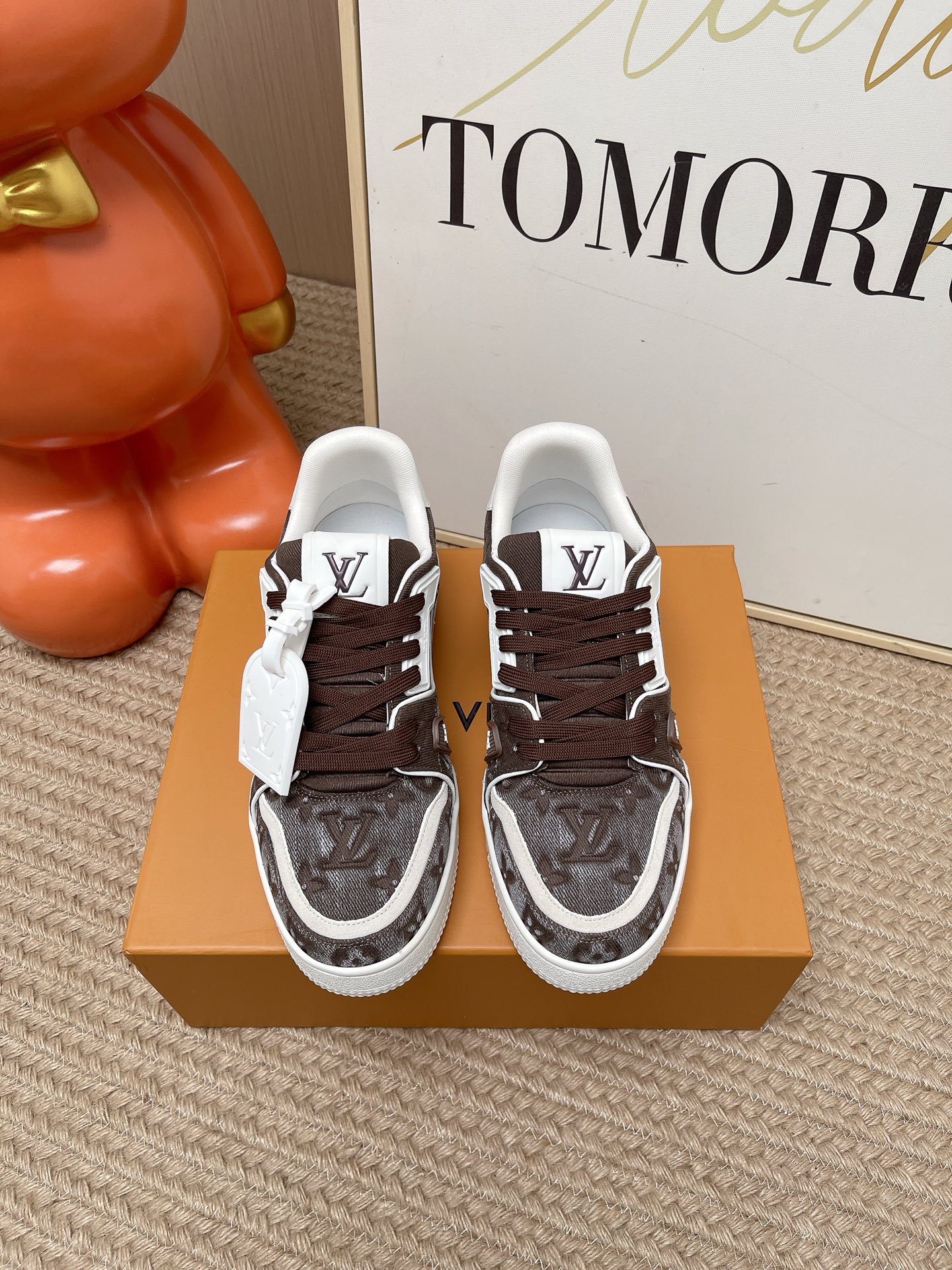 LV