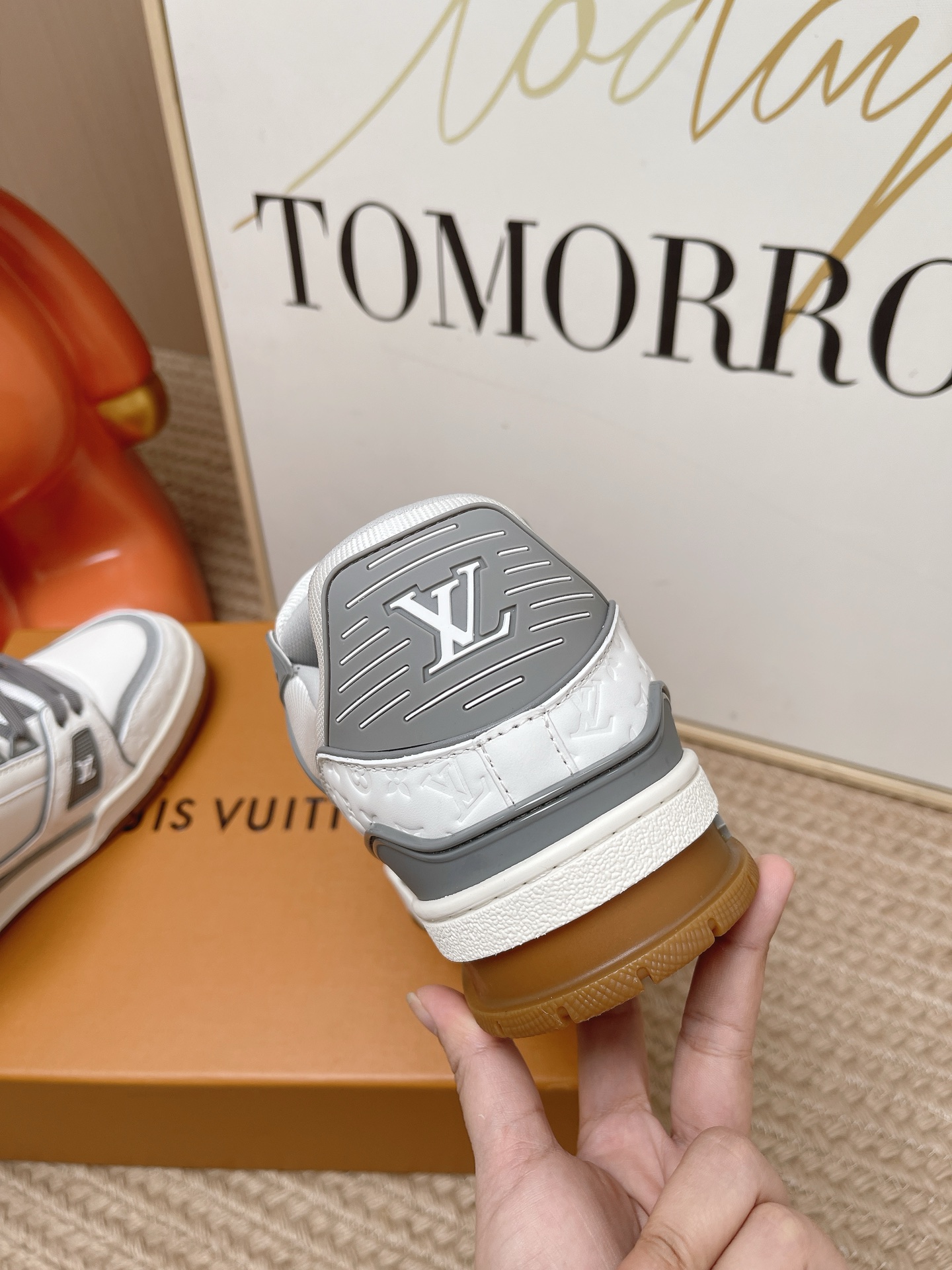 LV