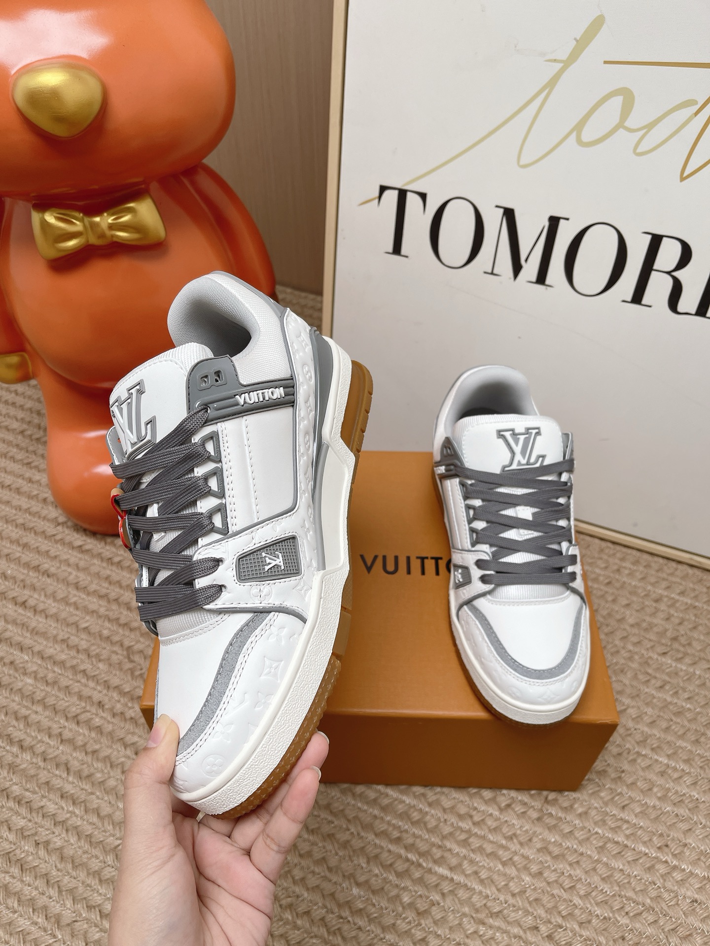 LV