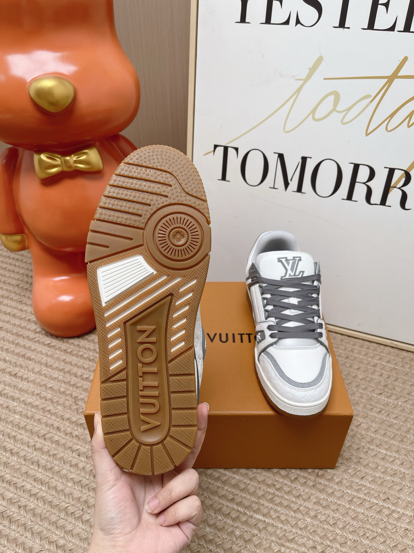 LV