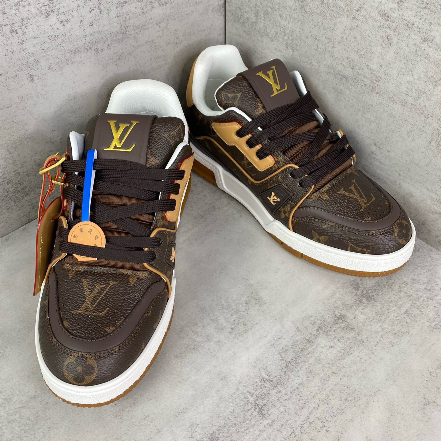 LV