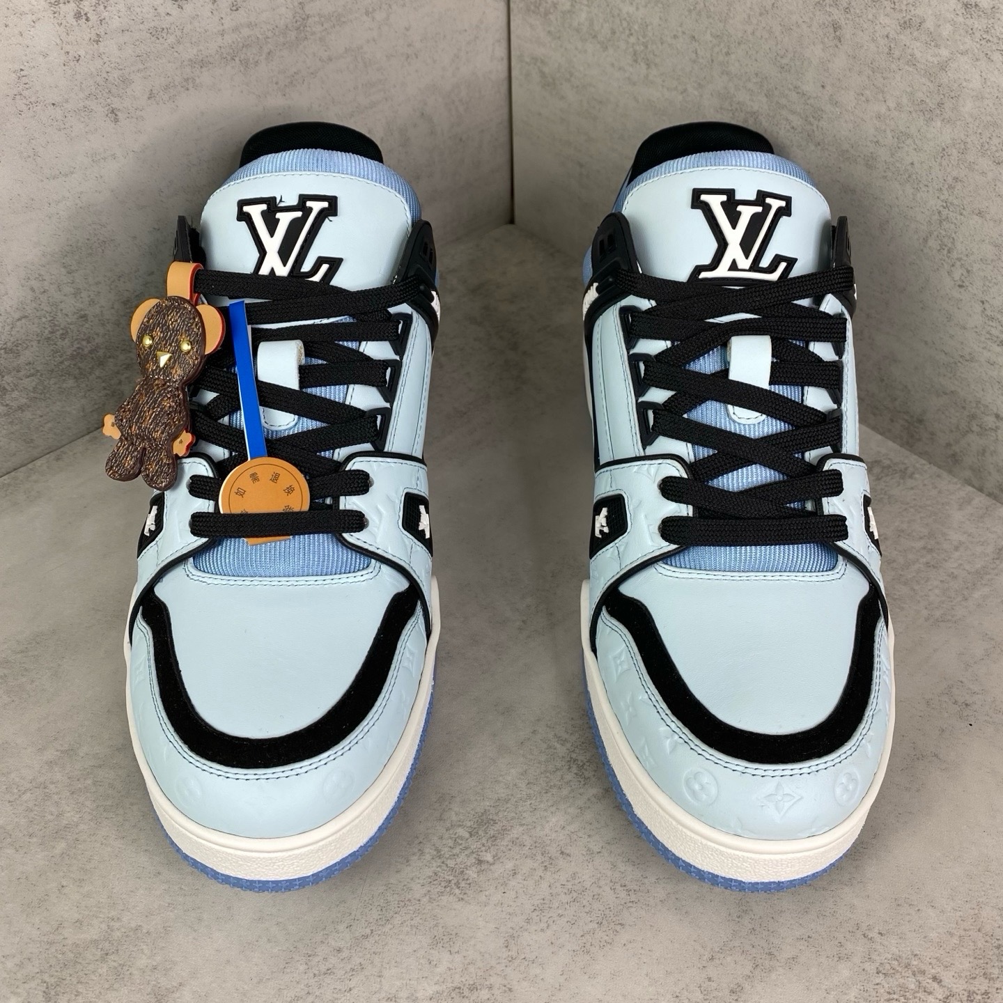 LV