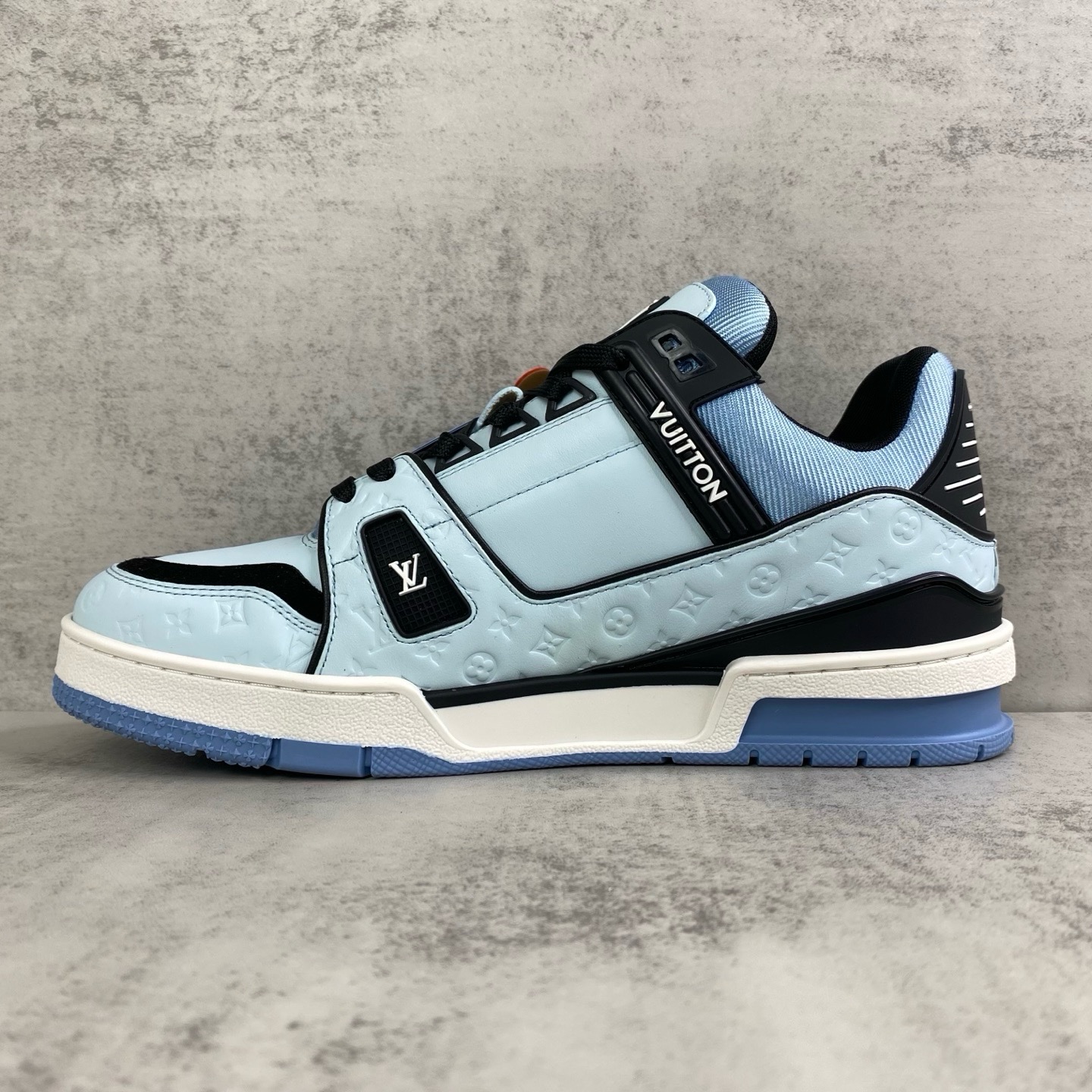 LV