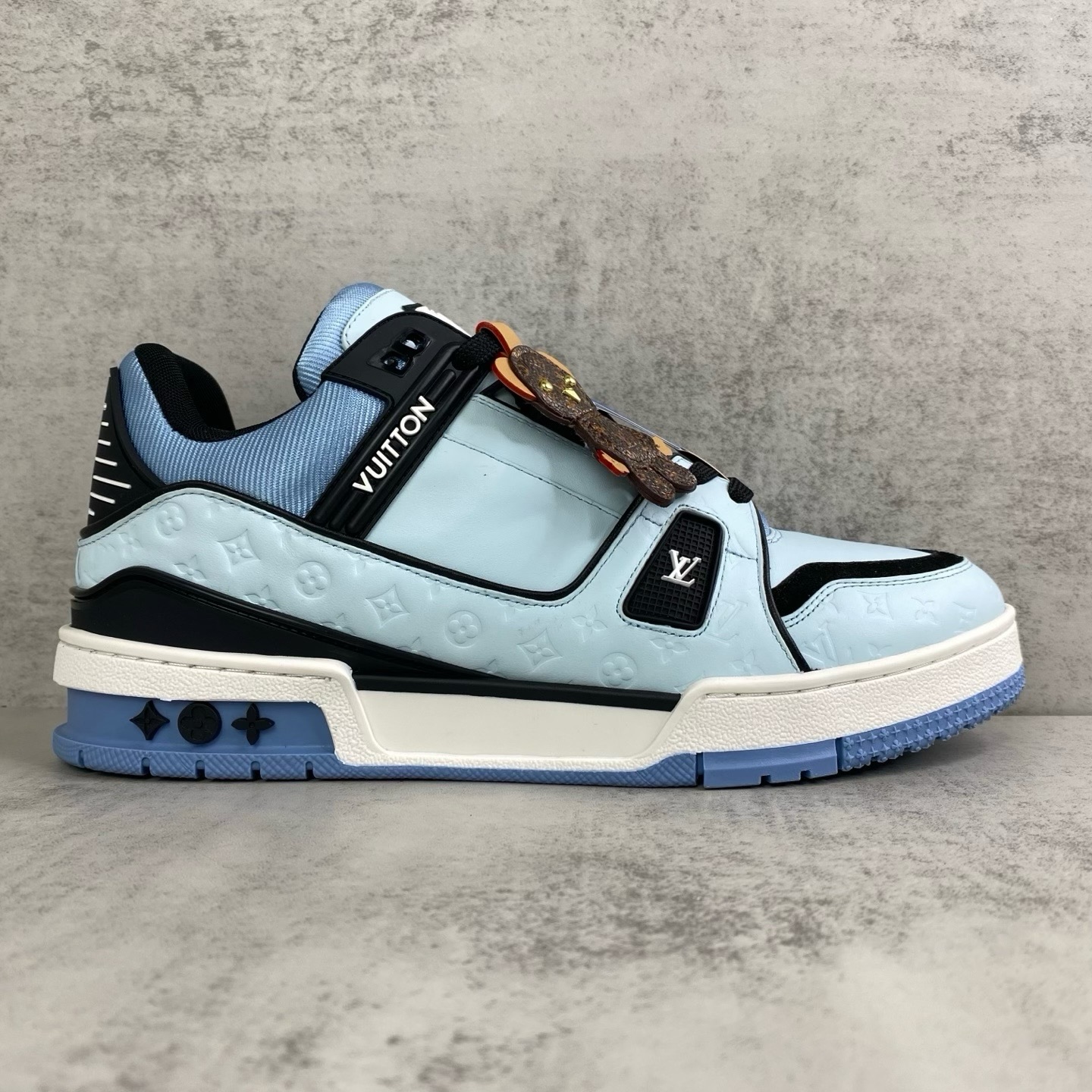 LV