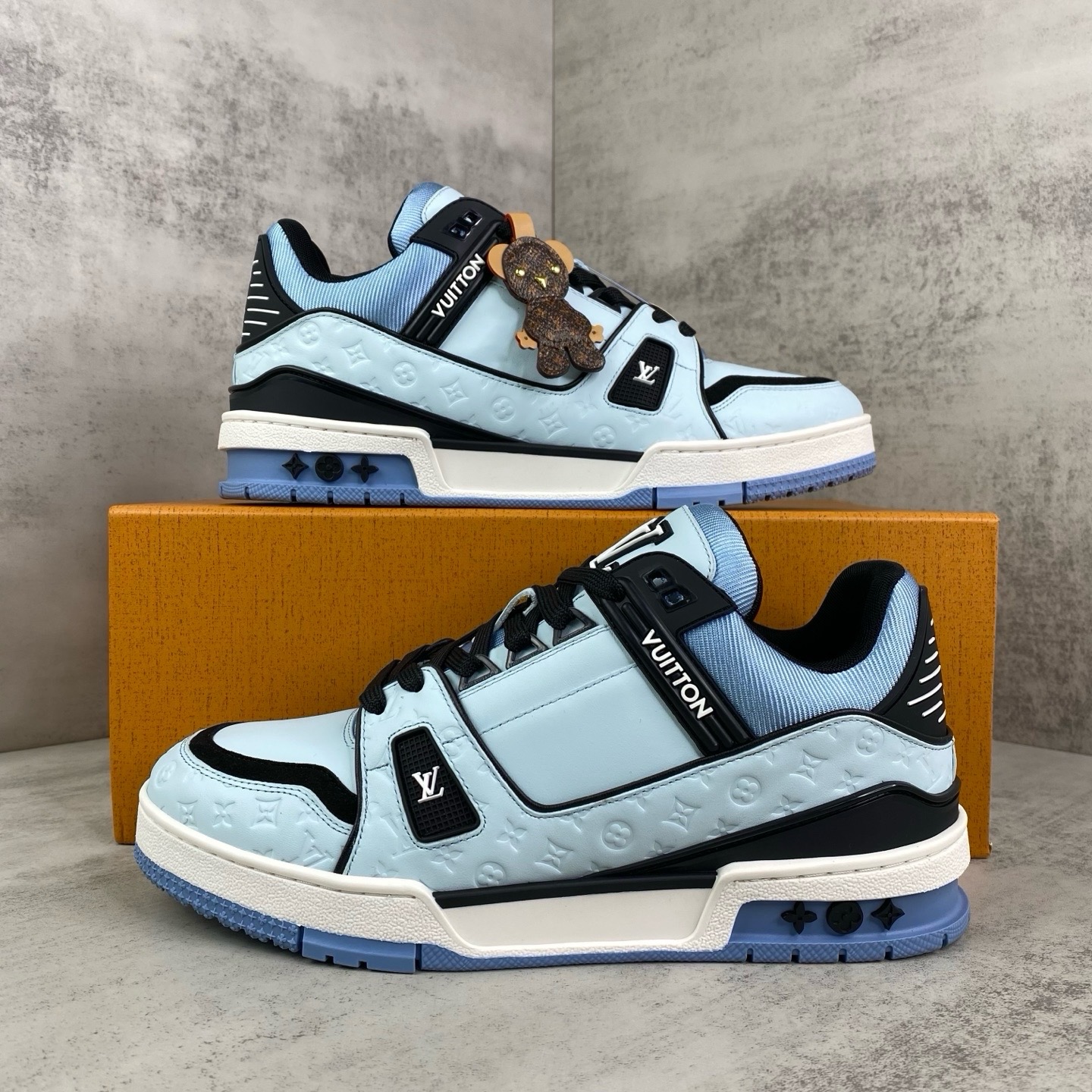LV