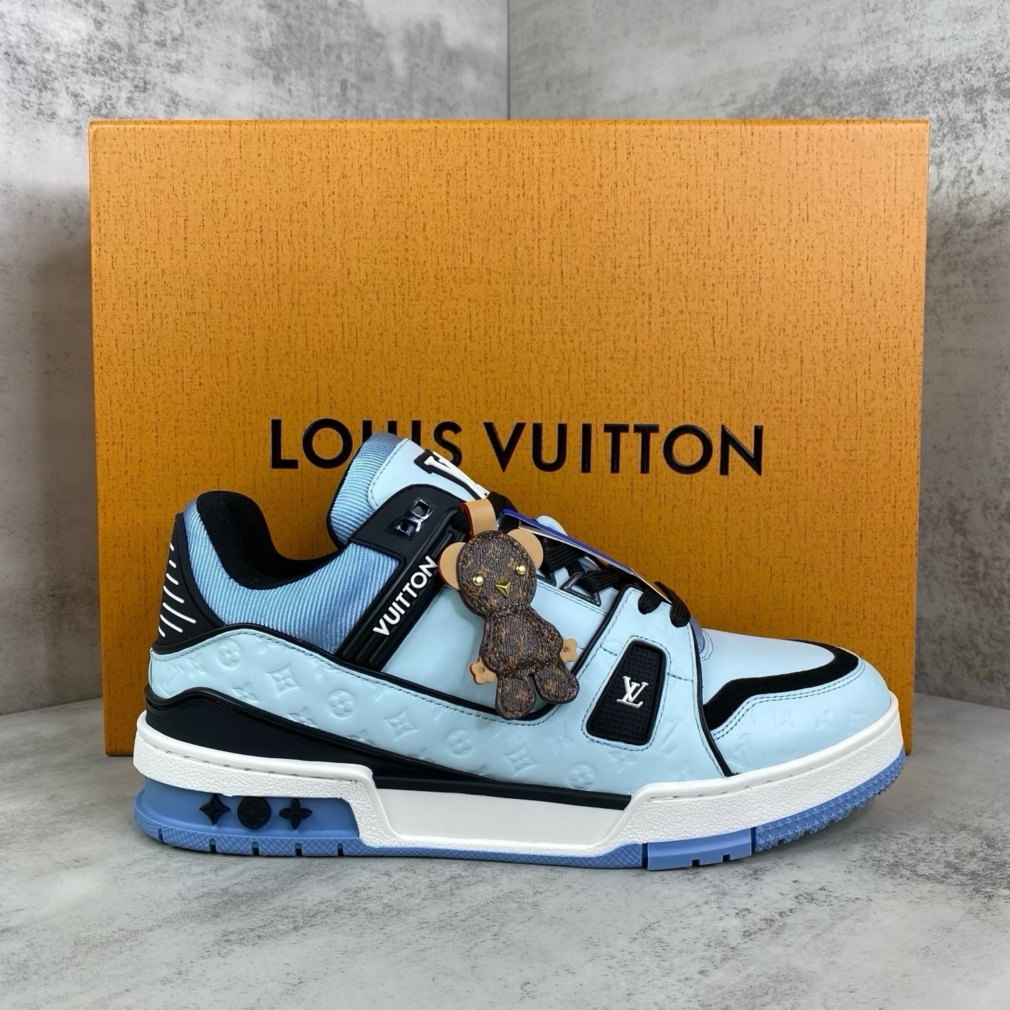 LV