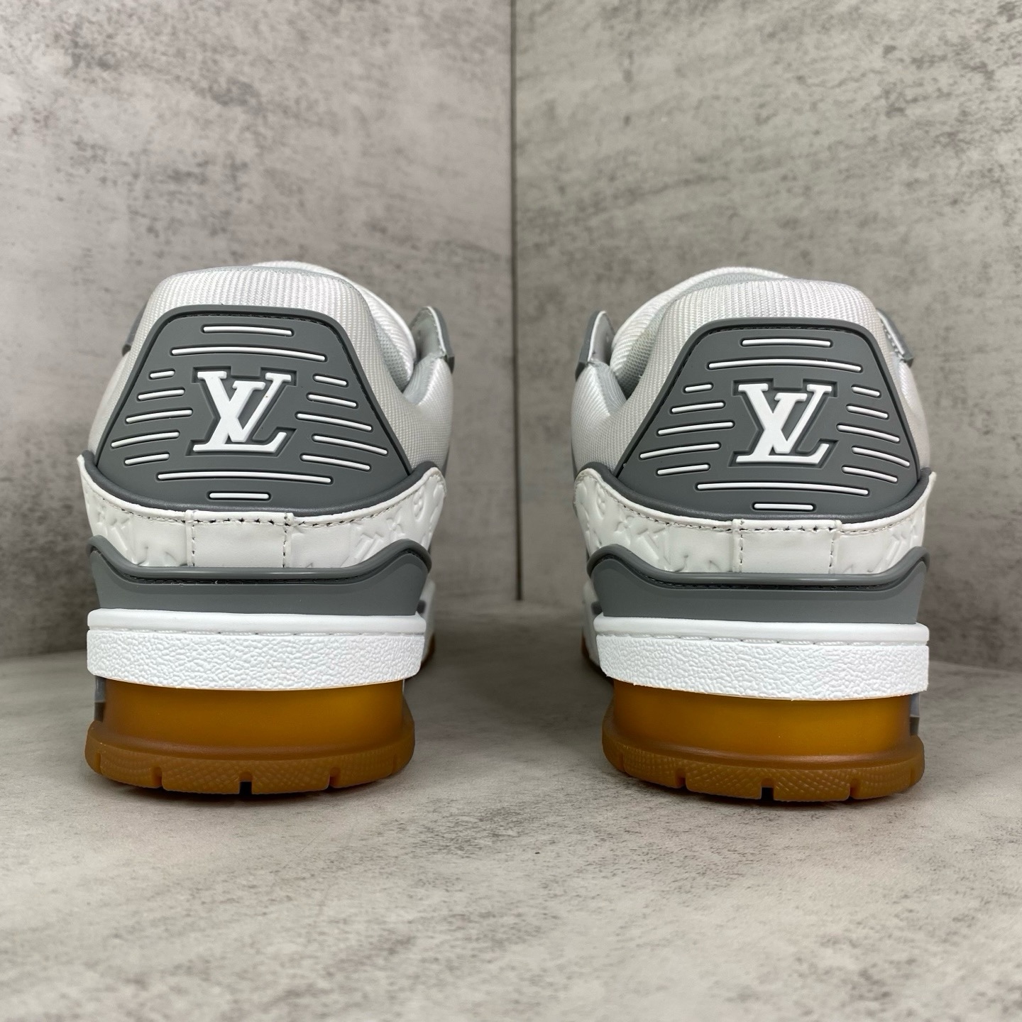 LV