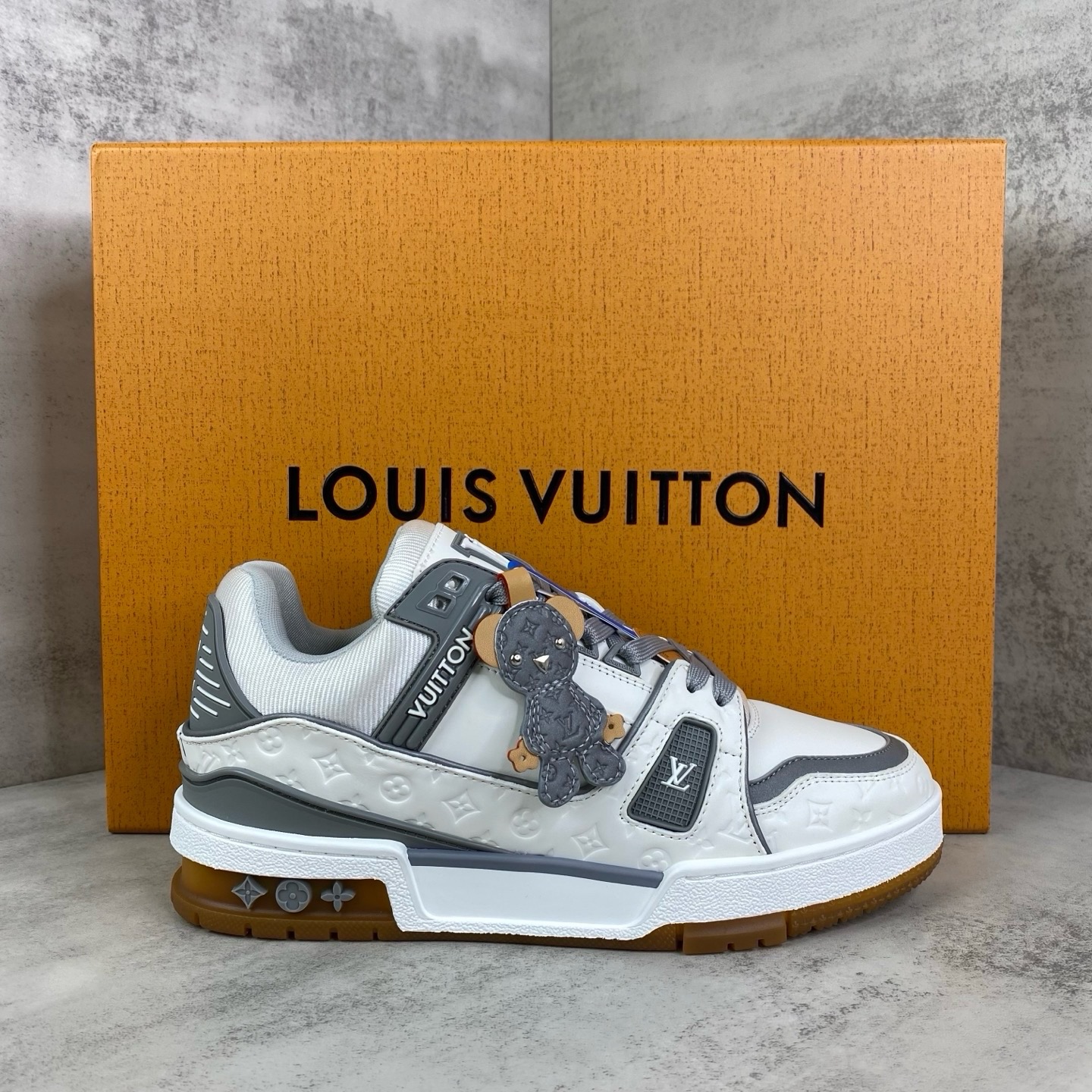 LV