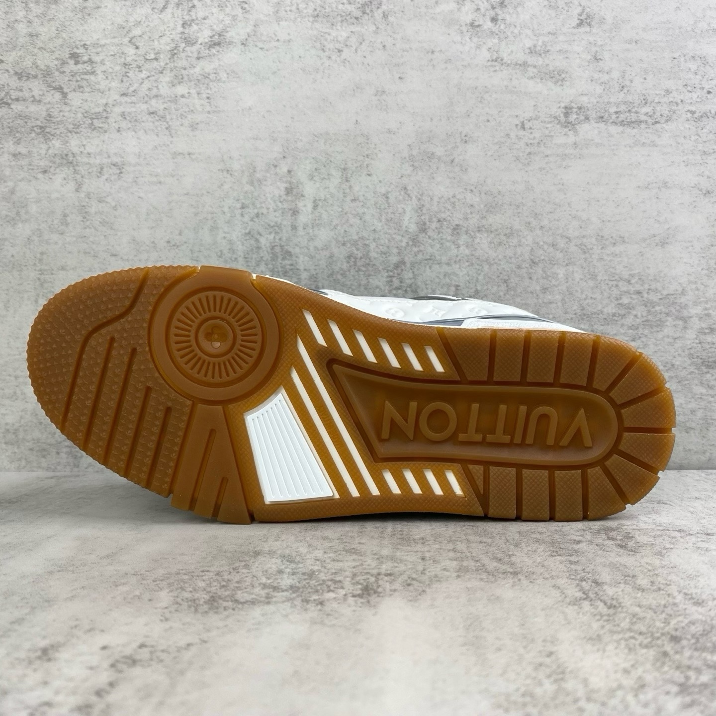 LV